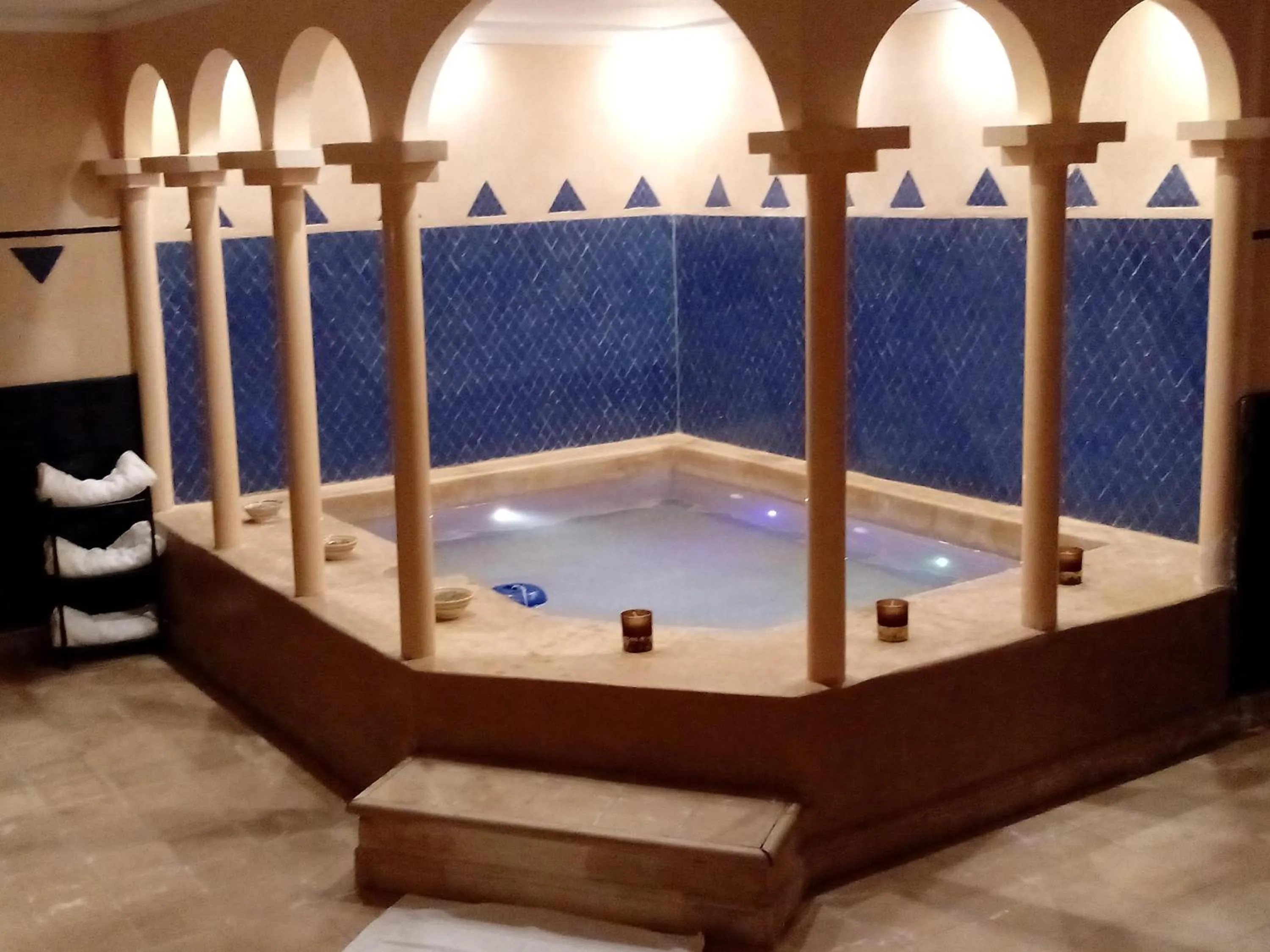 Hot Tub in Le petit Château des Anges