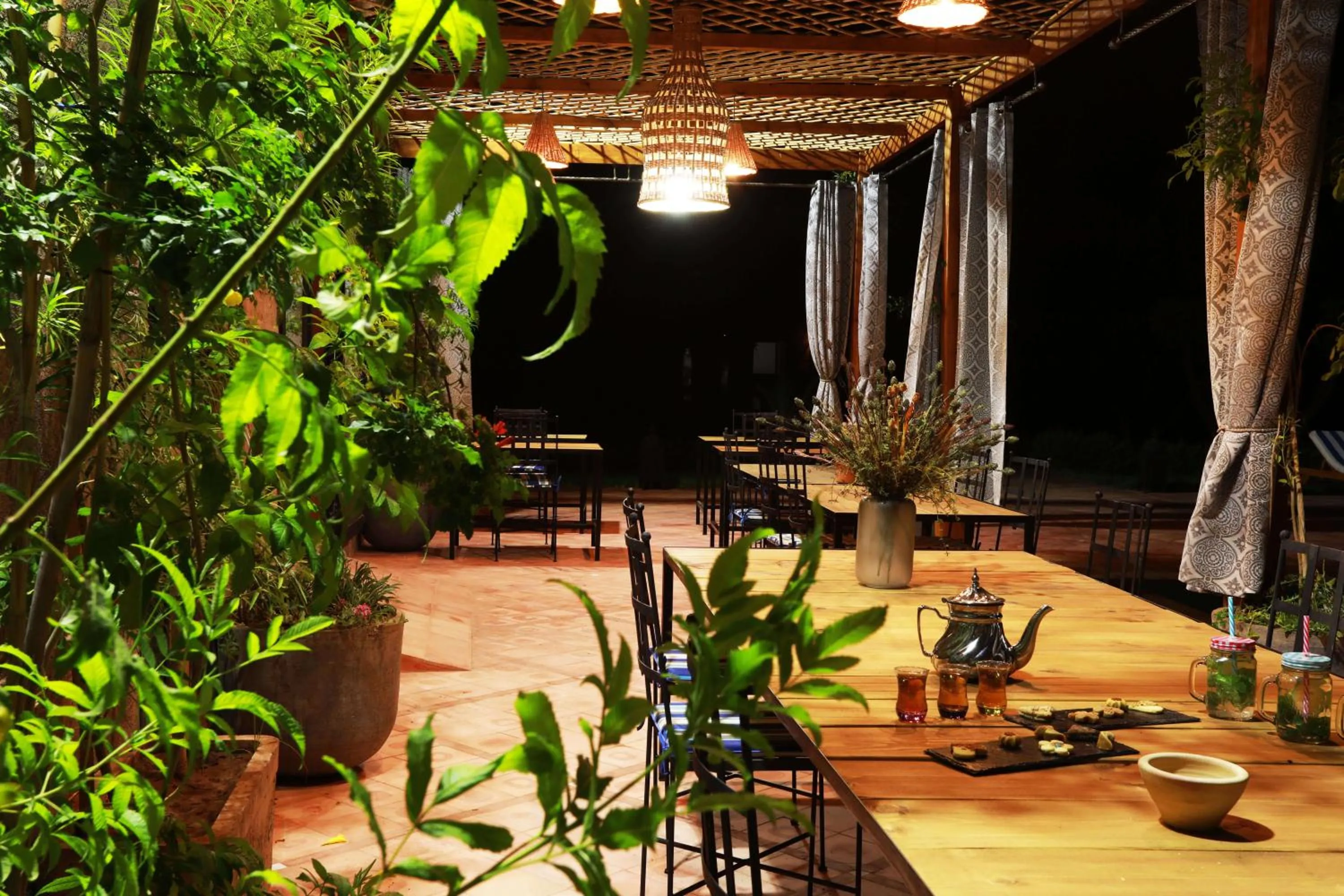 Restaurant/places to eat in Le petit Château des Anges