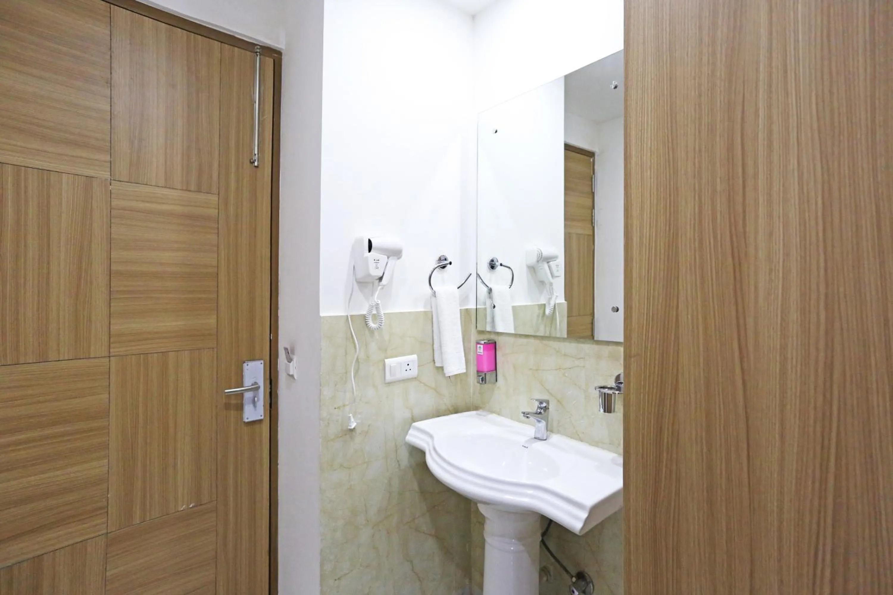 towels in Hotel Decent Suites - Delhi Airport