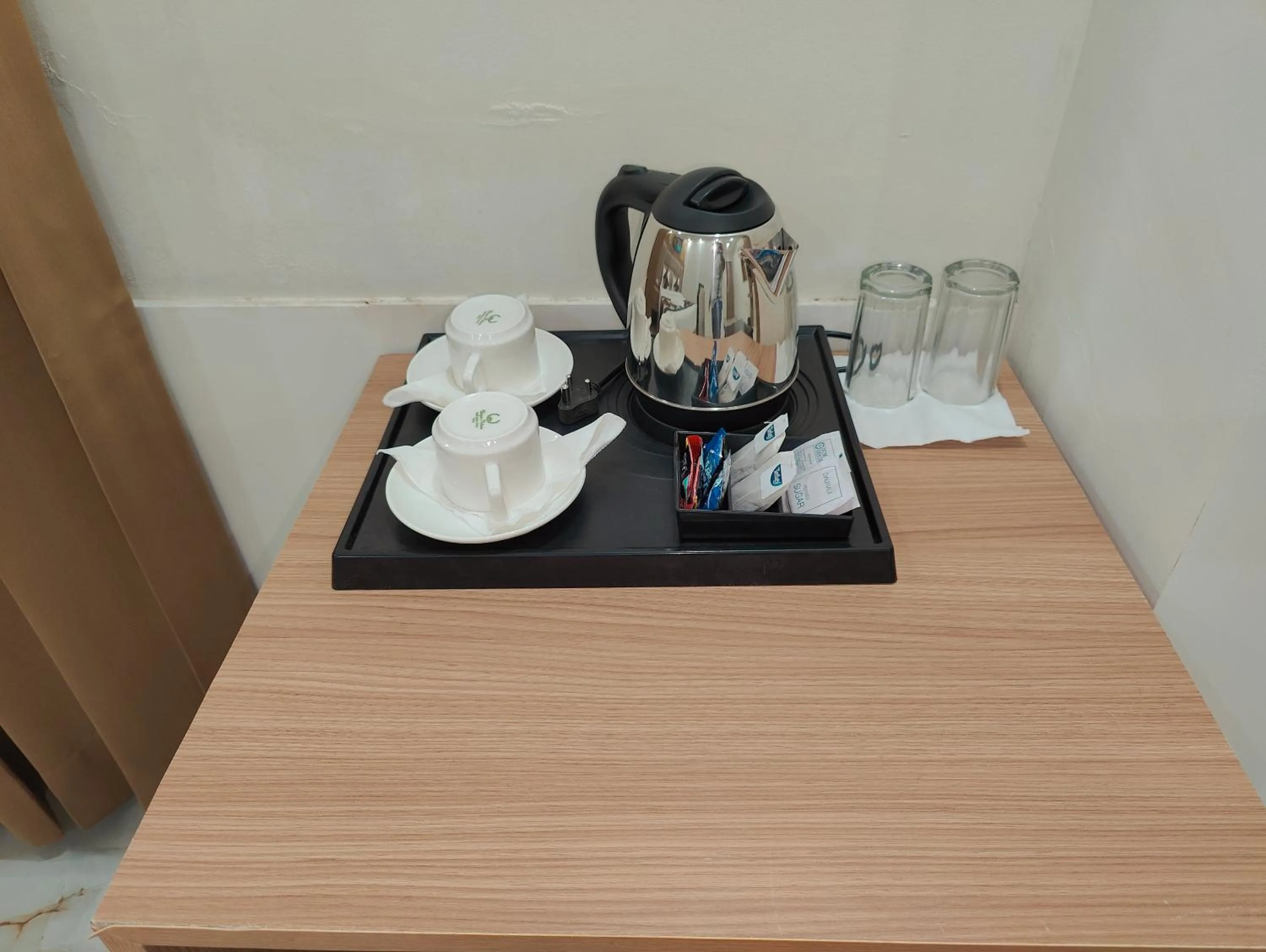 Coffee/tea facilities in Hotel Decent Suites - Delhi Airport