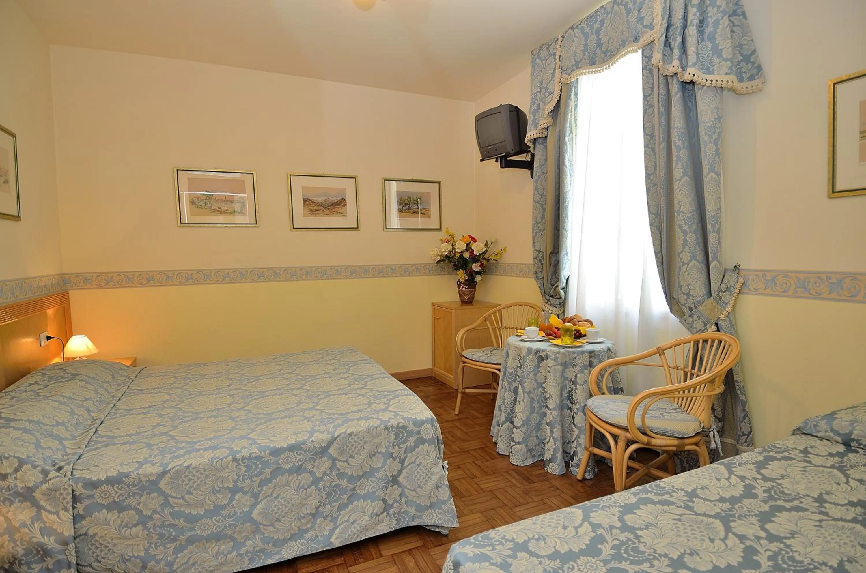 Photo of the whole room, Bed in Villa Angelica