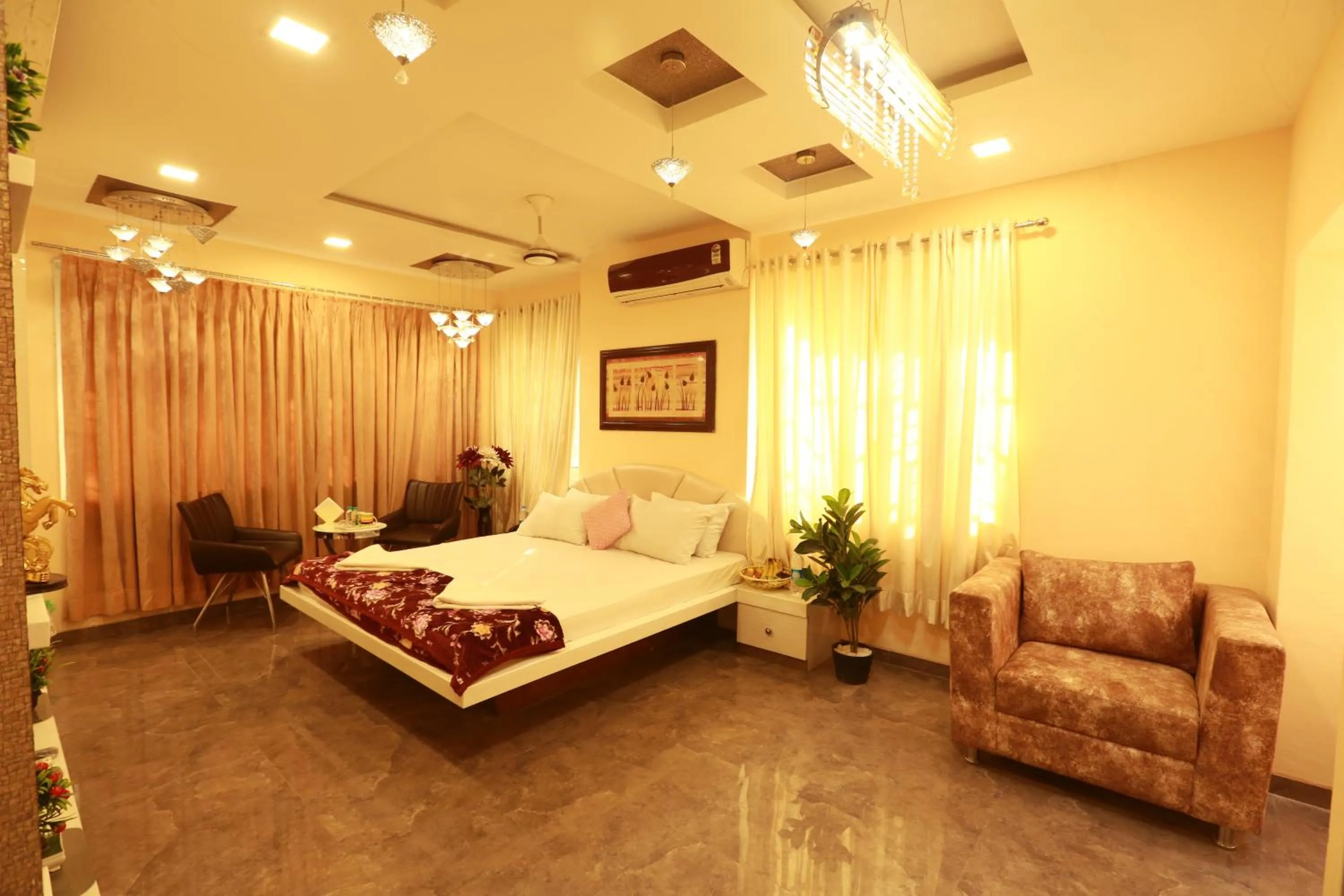 Photo of the whole room, Bed in Villa Residency