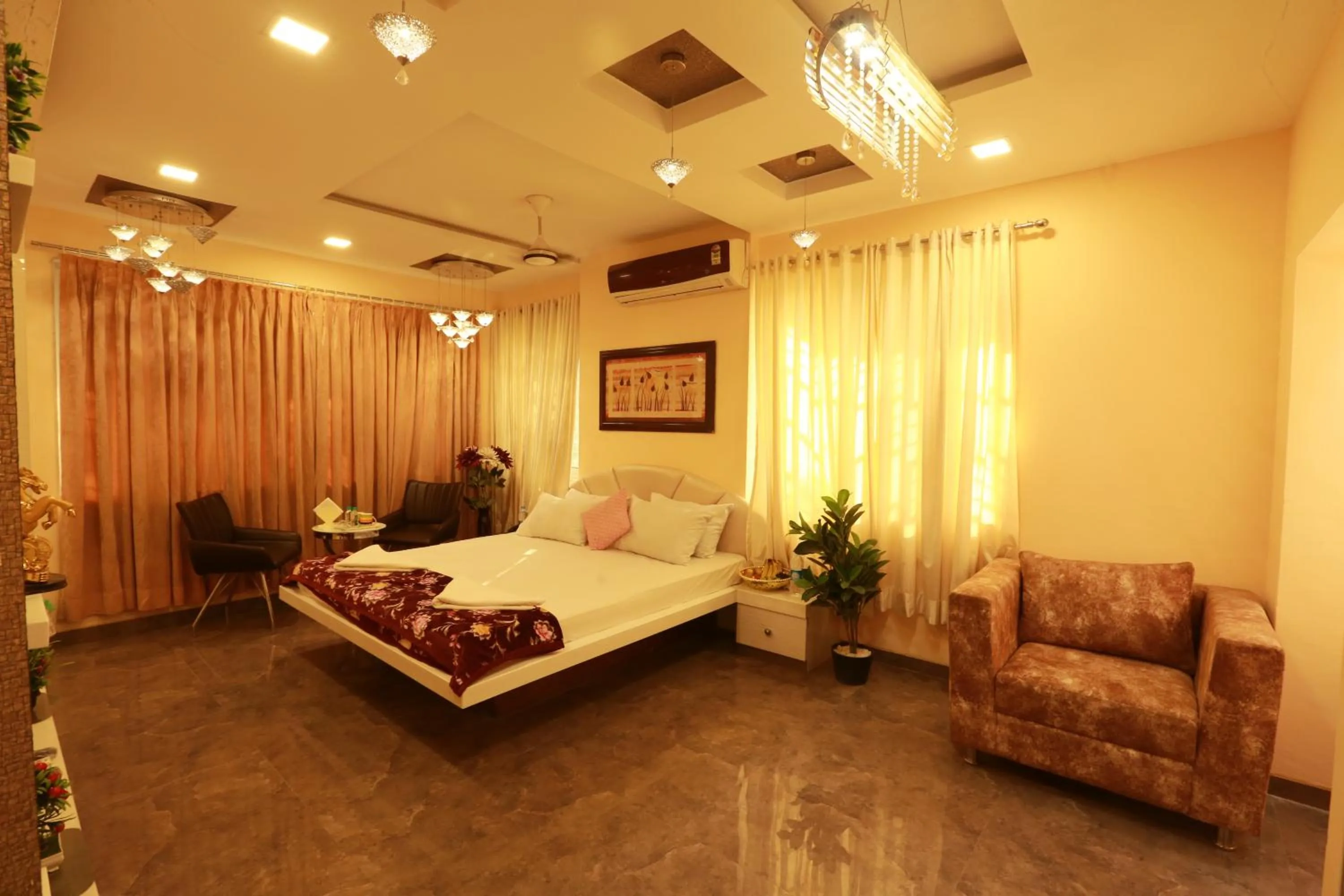 Photo of the whole room, Bed in Villa Residency