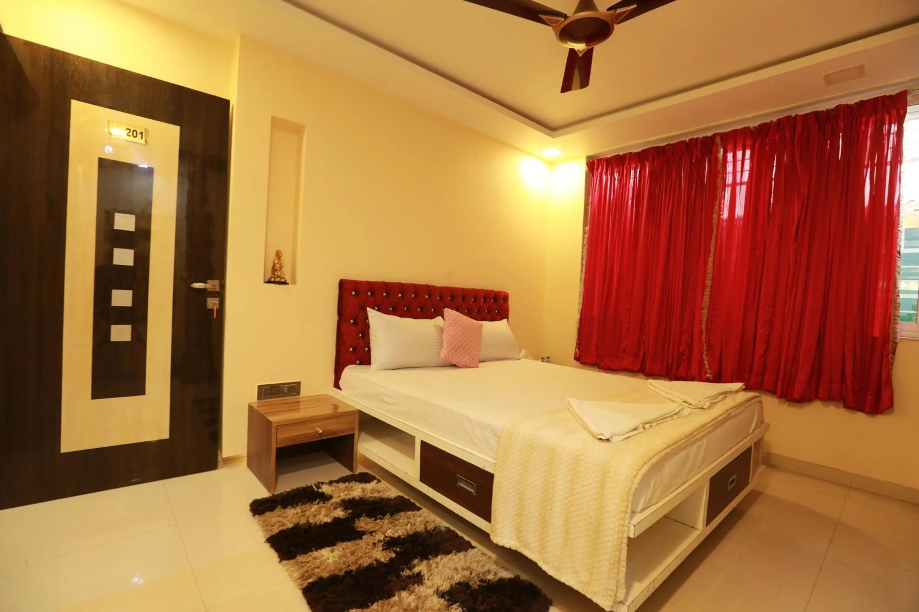 Bedroom, Bed in Villa Residency