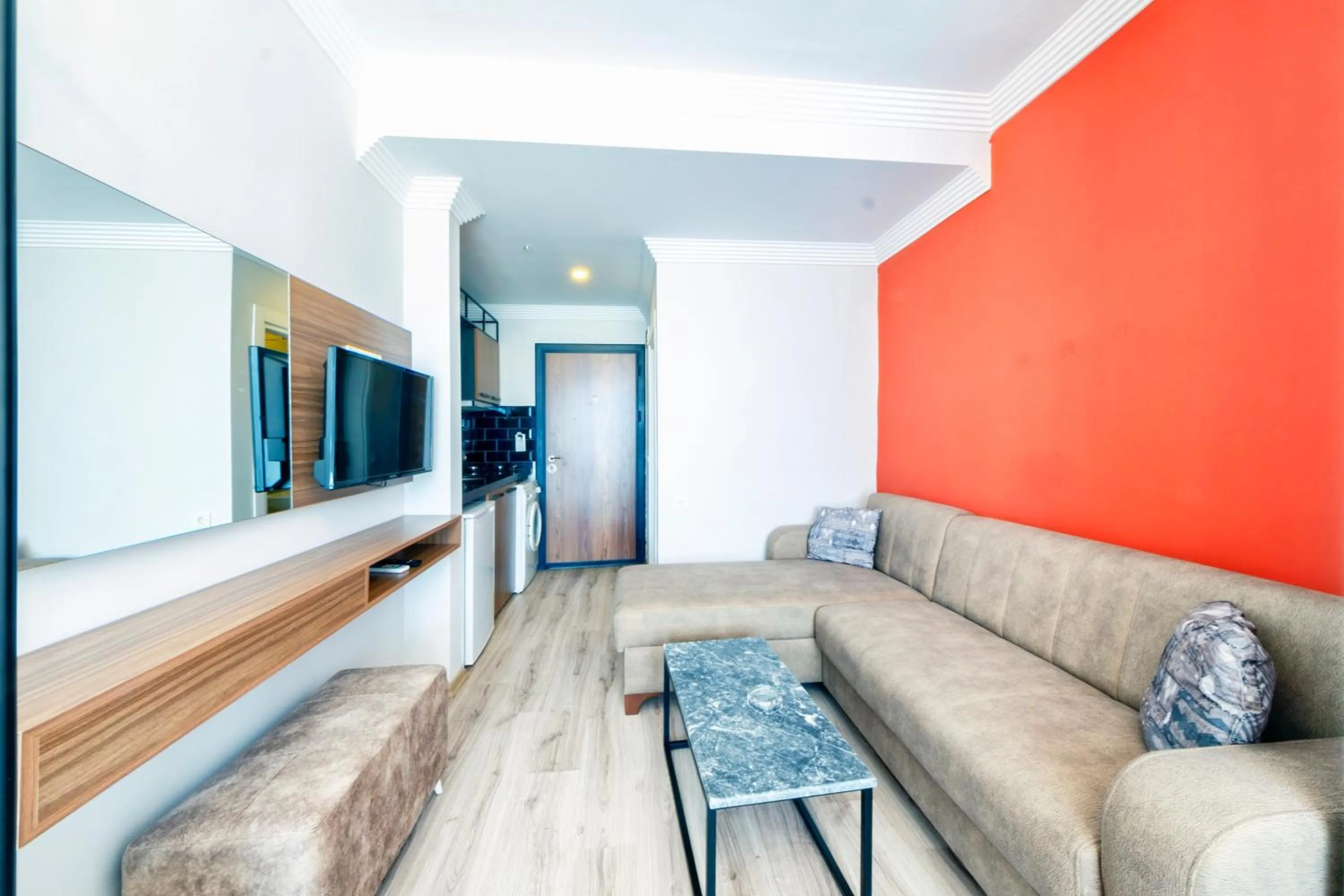 TV and multimedia in Terra Rossa