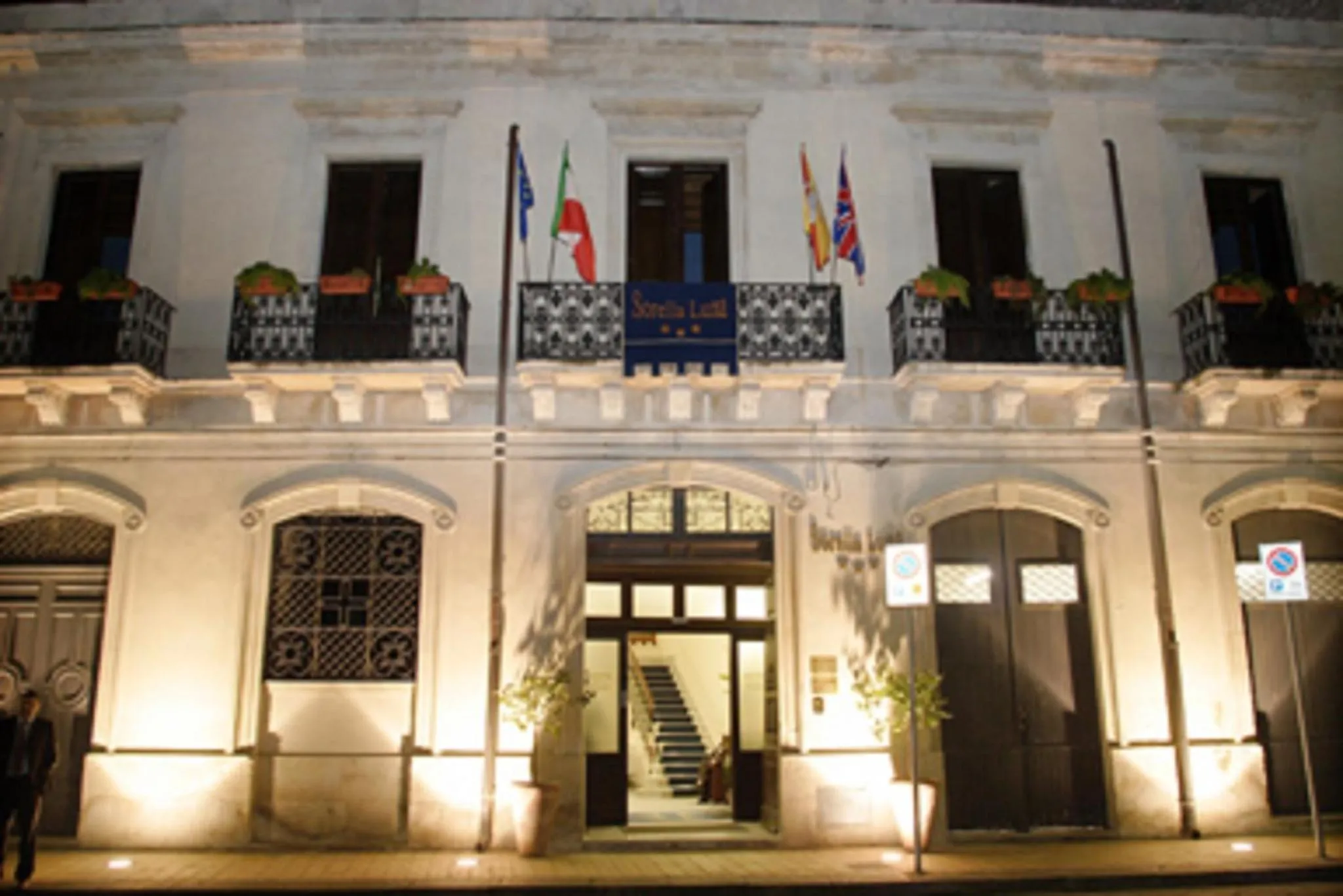 Property building in Sorella Luna