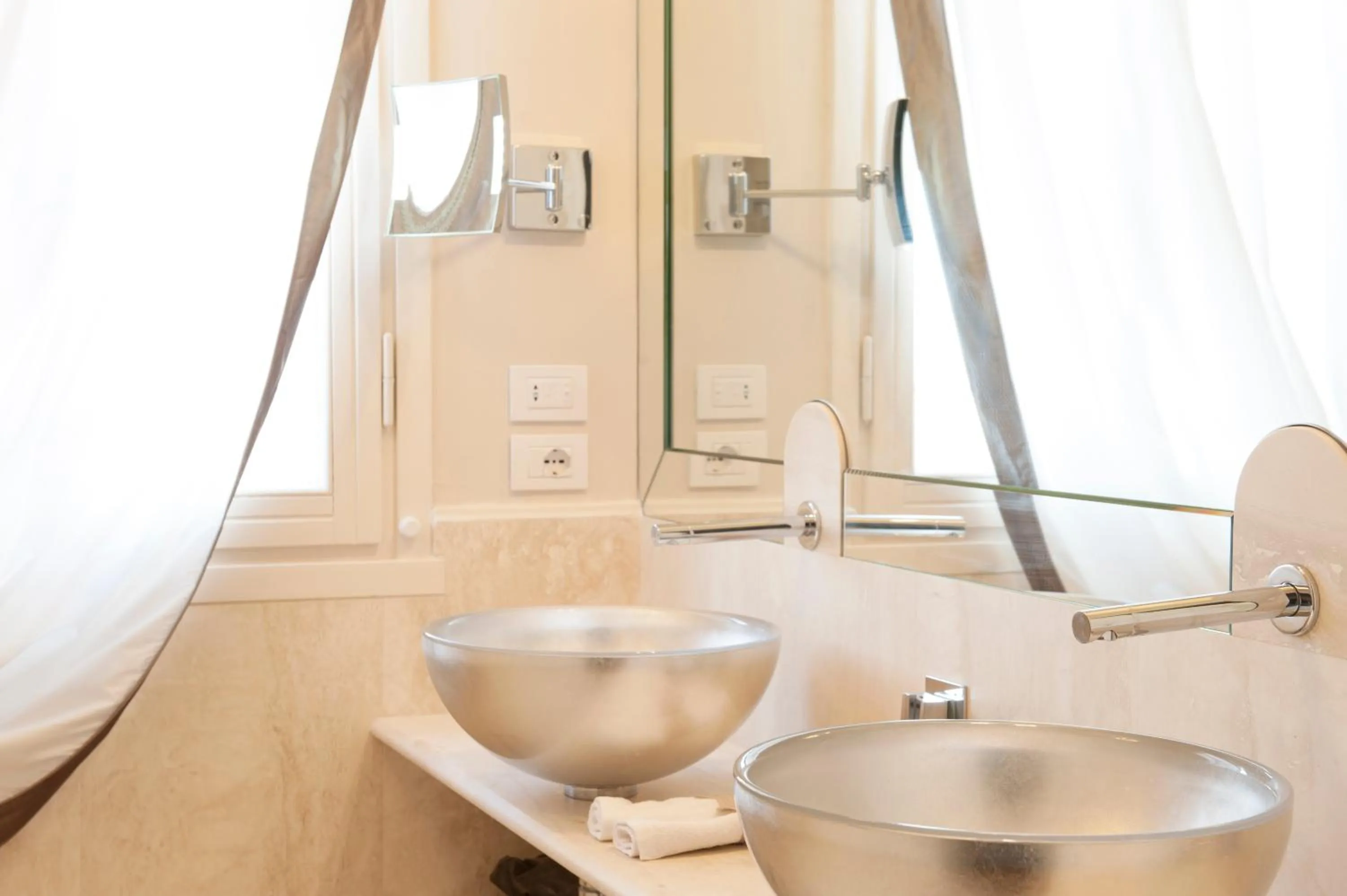 Bathroom in Brunelleschi Hotel