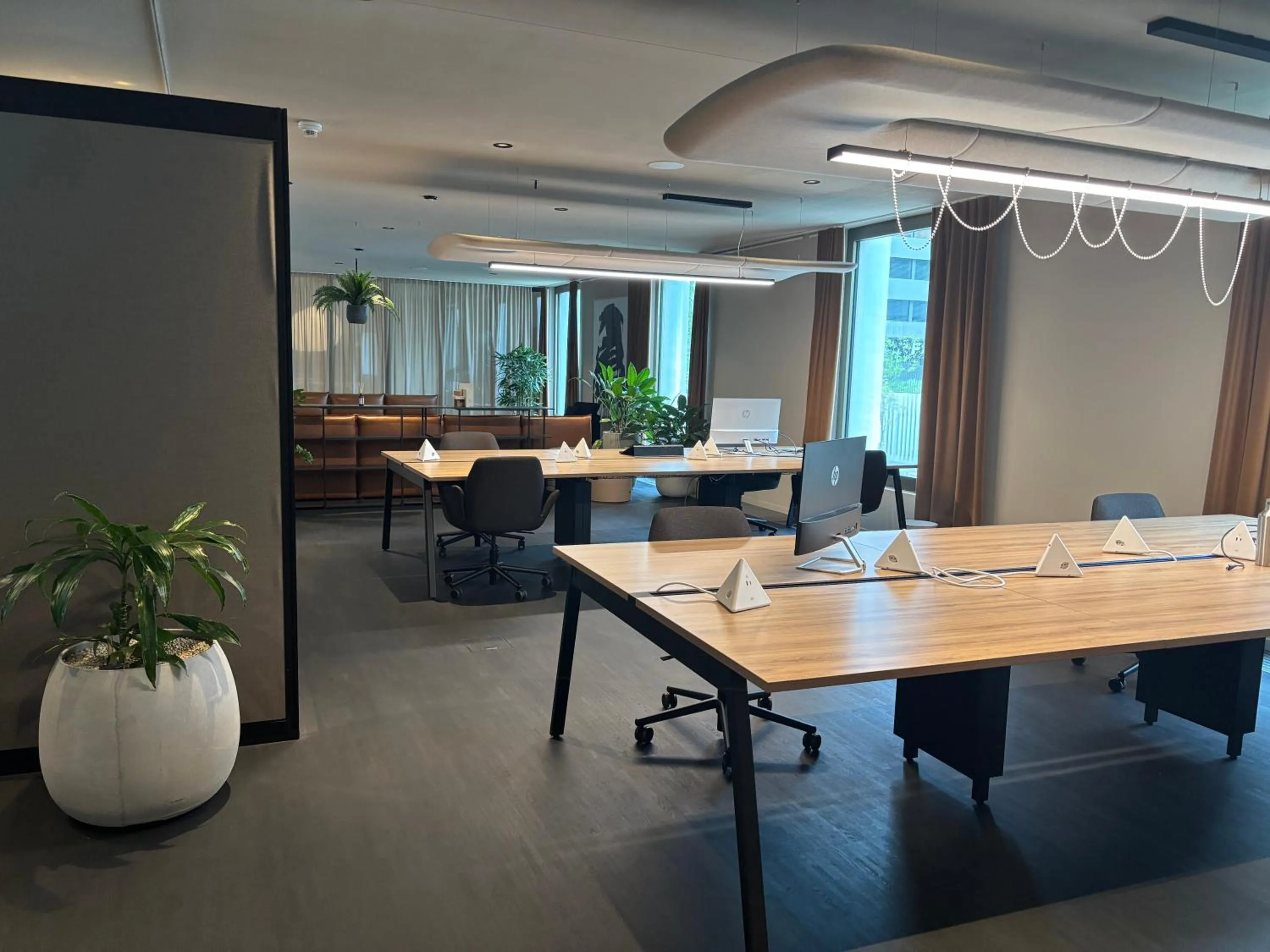 Seating area in City Pop 2Night Basel - Self check-in