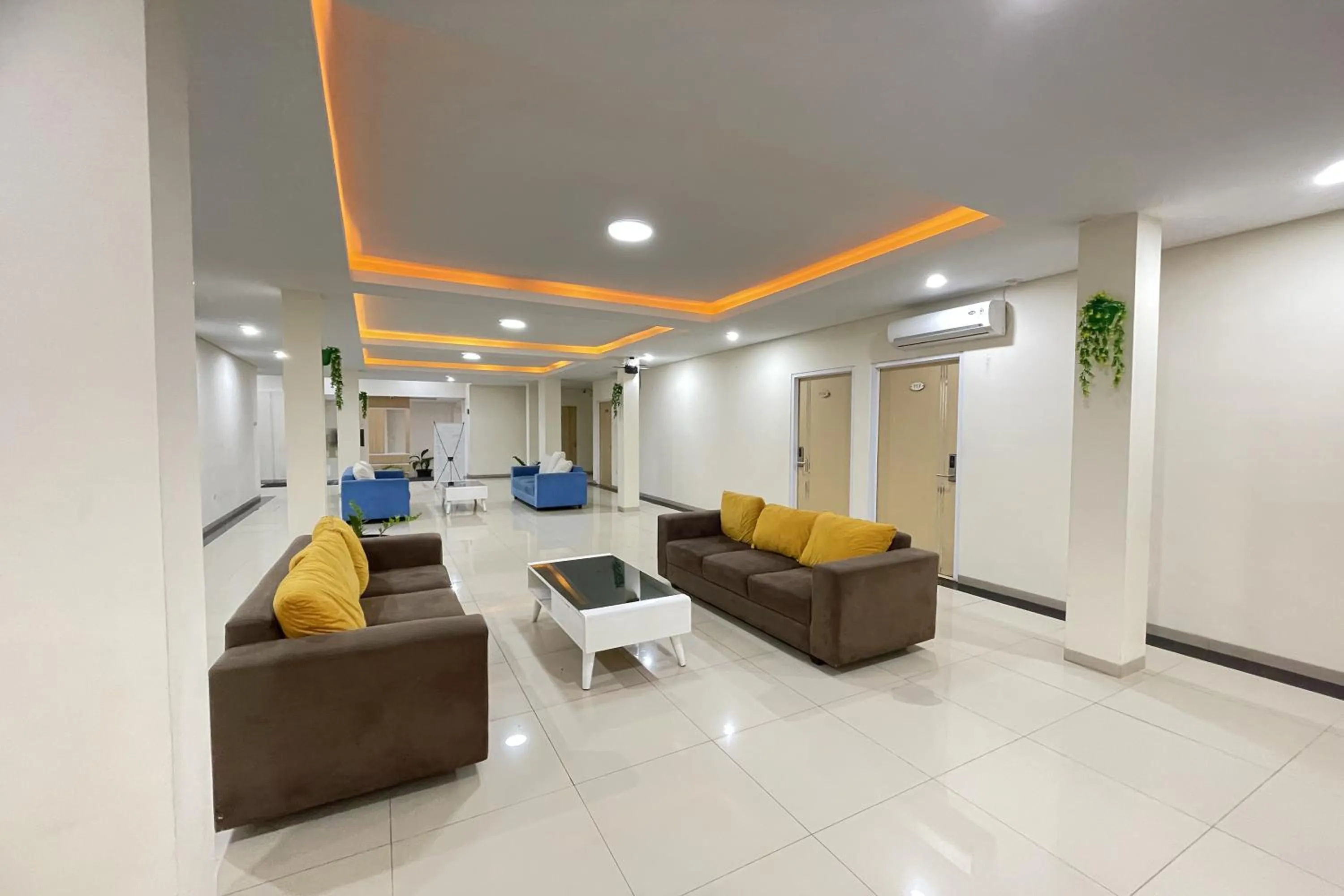 Lobby or reception in Hotel Lengkong 2