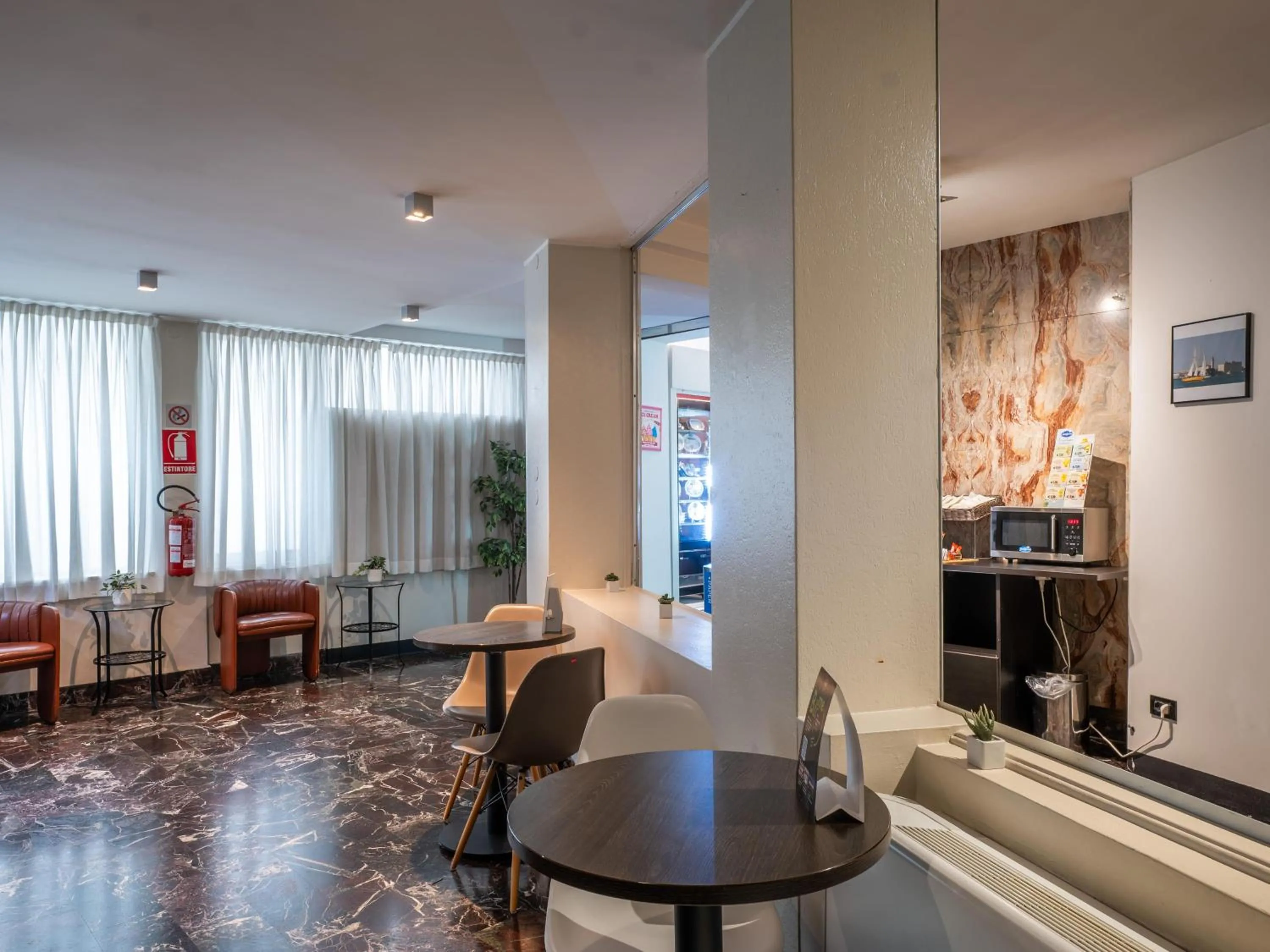 Lobby or reception in B&B Hotel Trieste