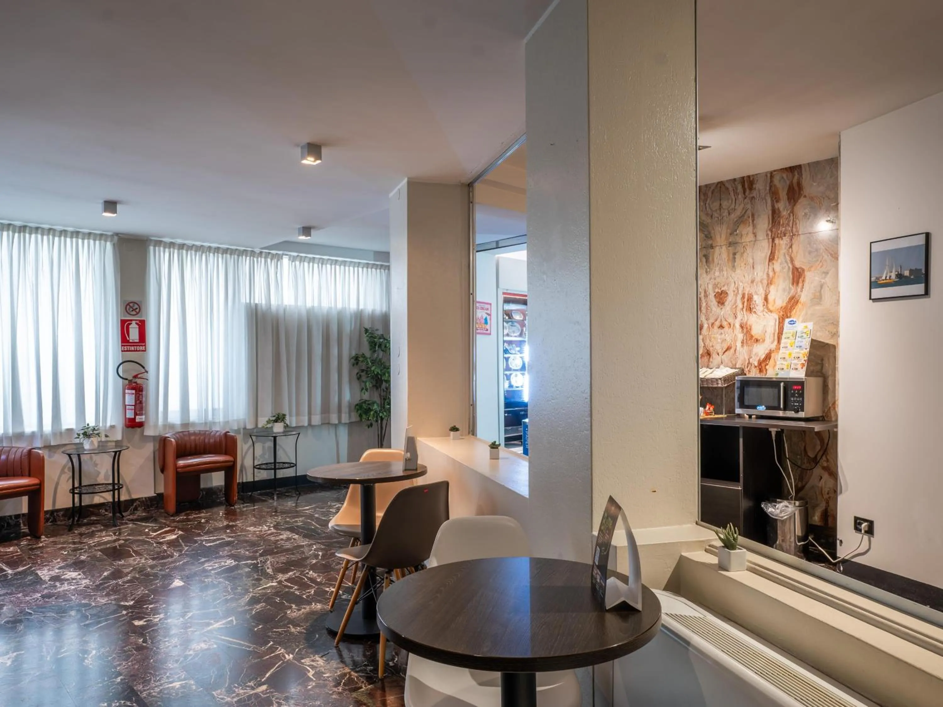 Lobby or reception in B&B Hotel Trieste