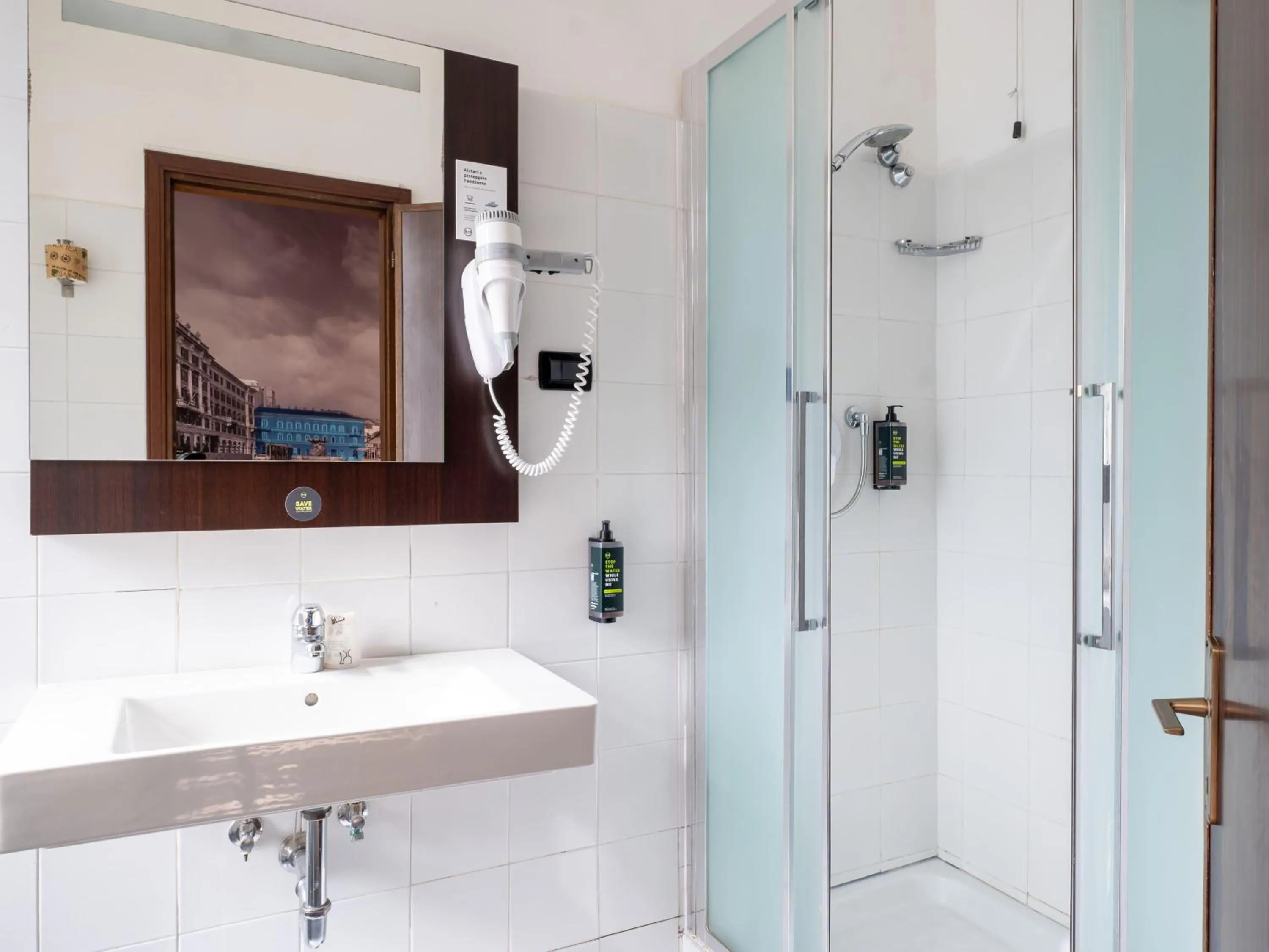 Bathroom in B&B Hotel Trieste