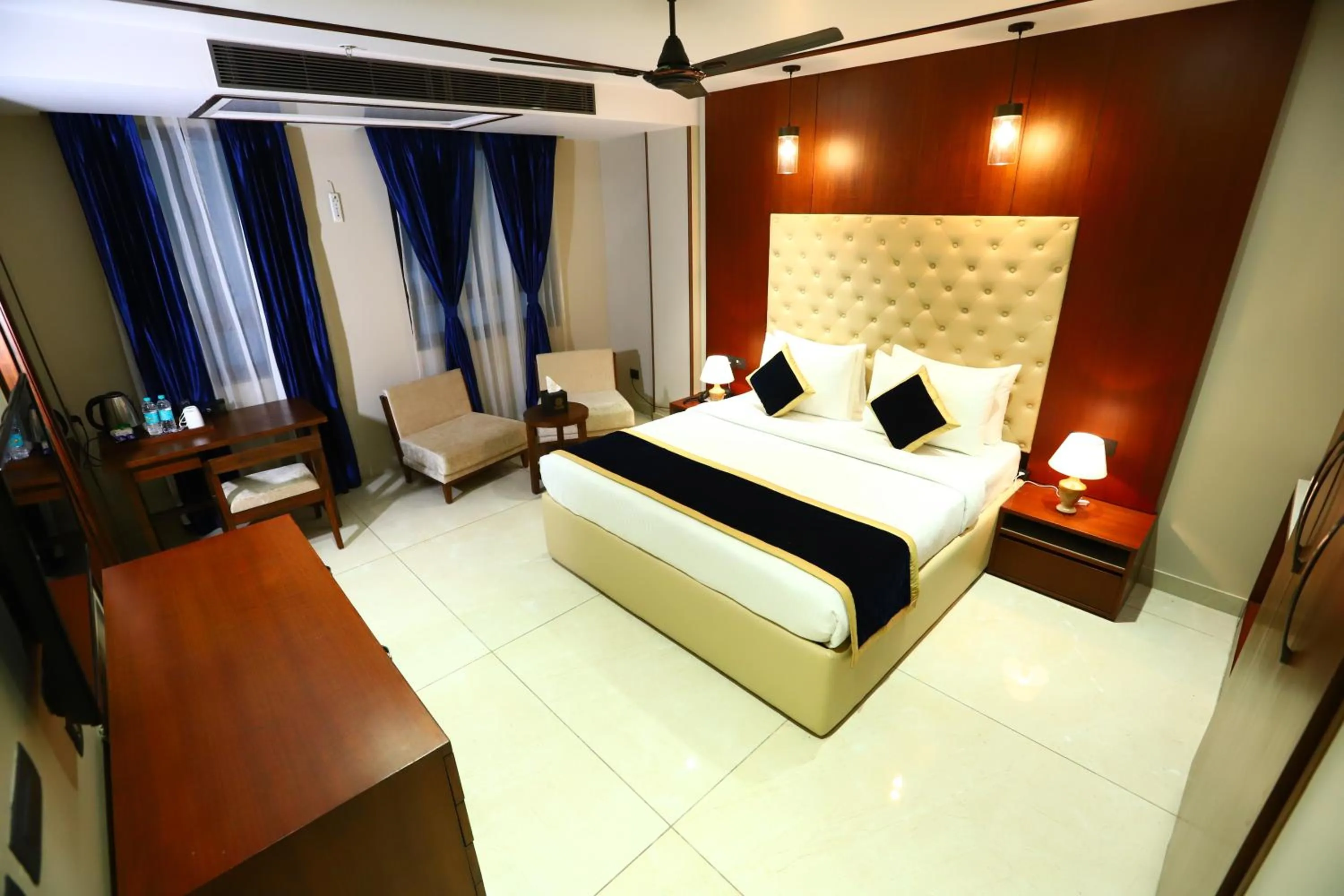 Photo of the whole room, Bed in Sanca International Hotel in Patel Nagar Delhi