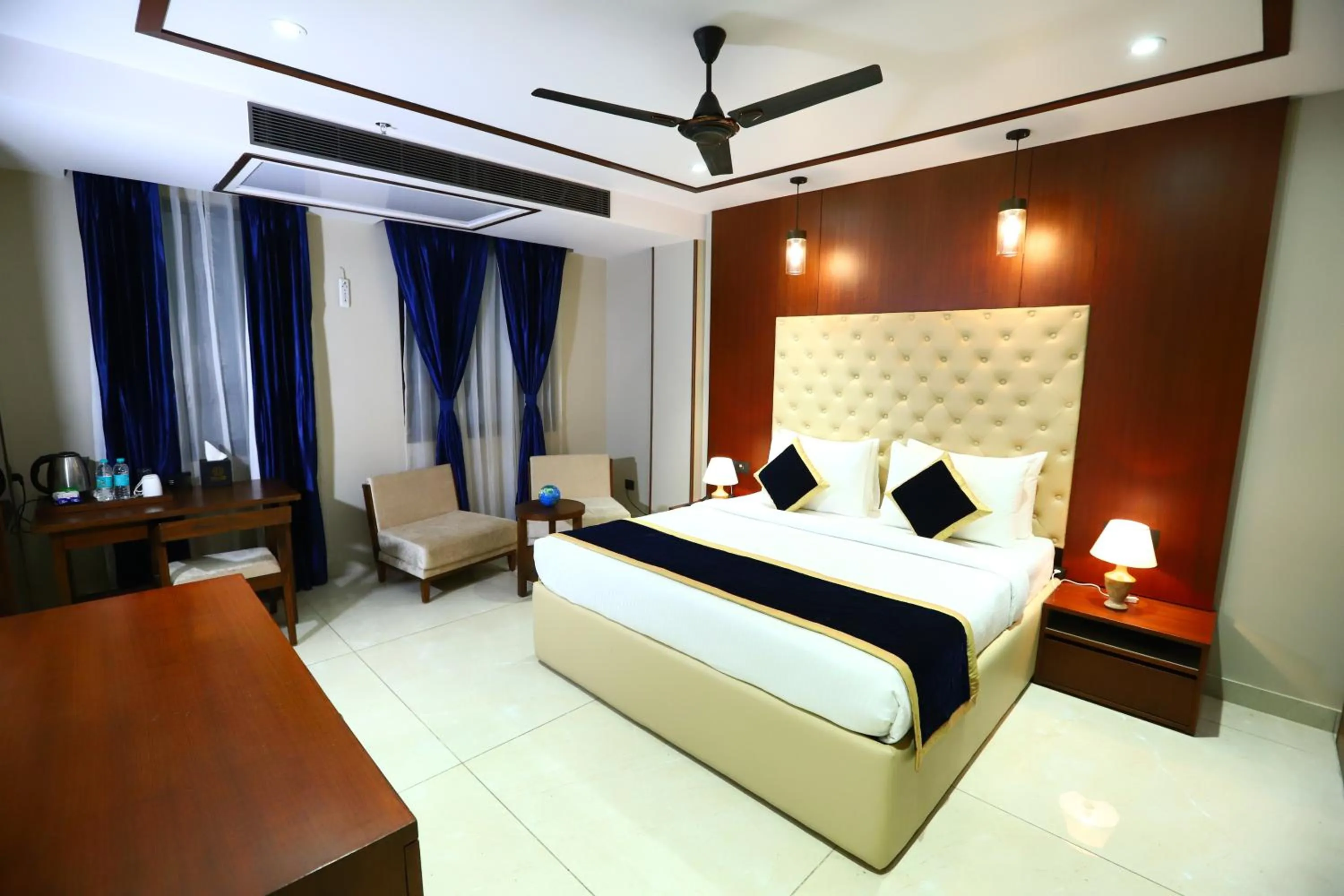 Photo of the whole room, Bed in Sanca International Hotel in Patel Nagar Delhi