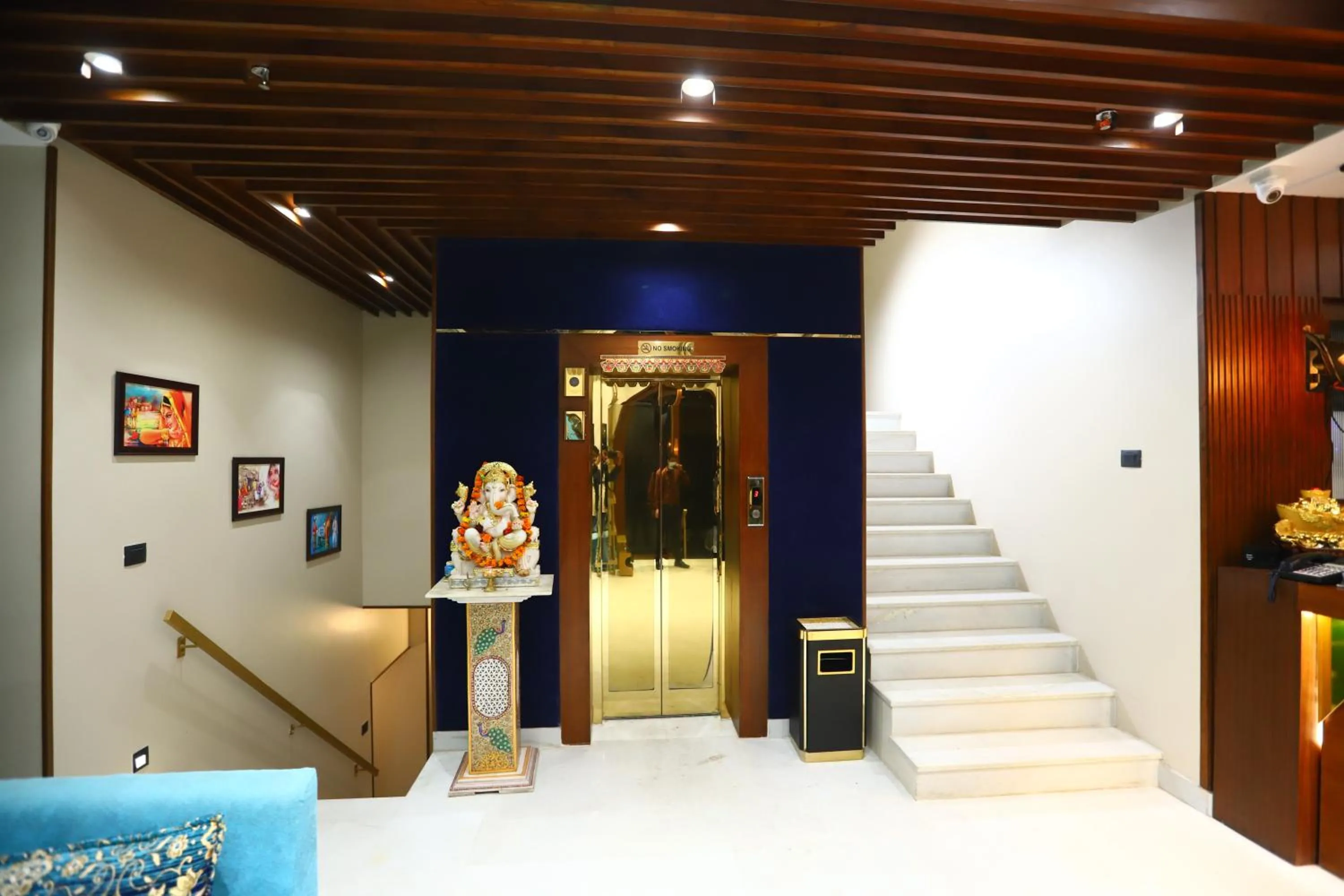 Lobby or reception in Sanca International Hotel in Patel Nagar Delhi