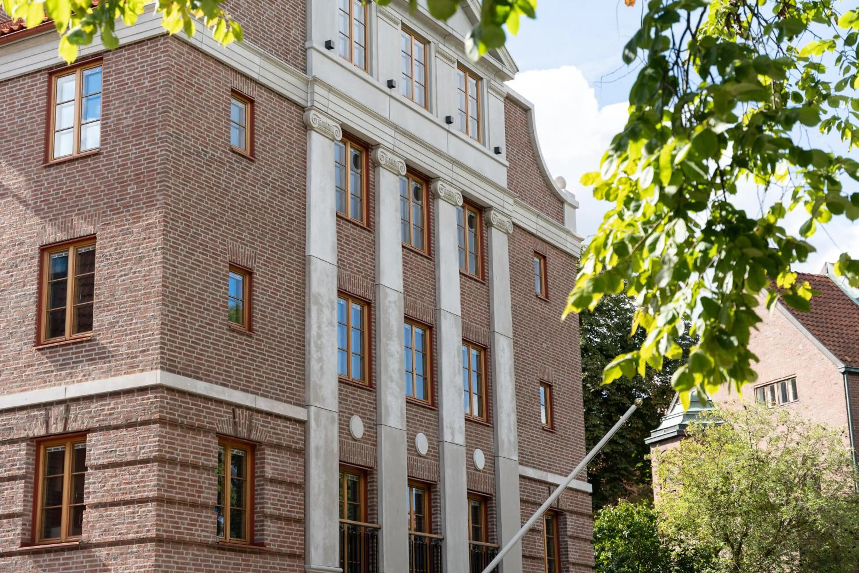 Property building in Live and Stay Ekmanska