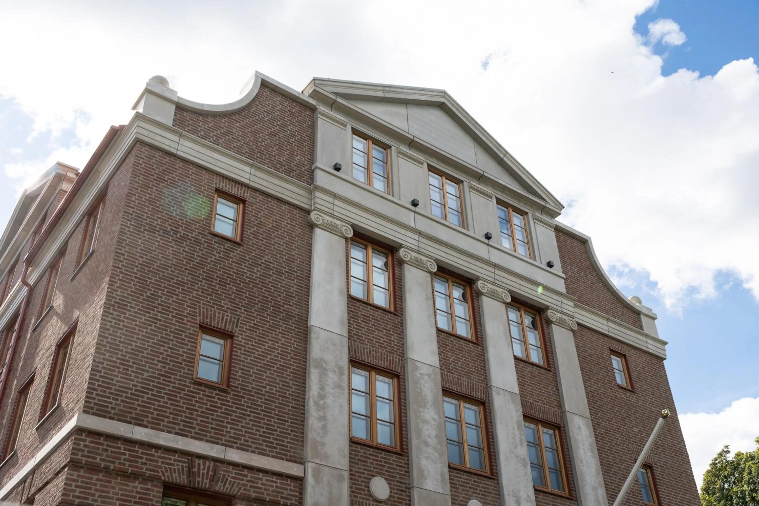 Property building in Live and Stay Ekmanska