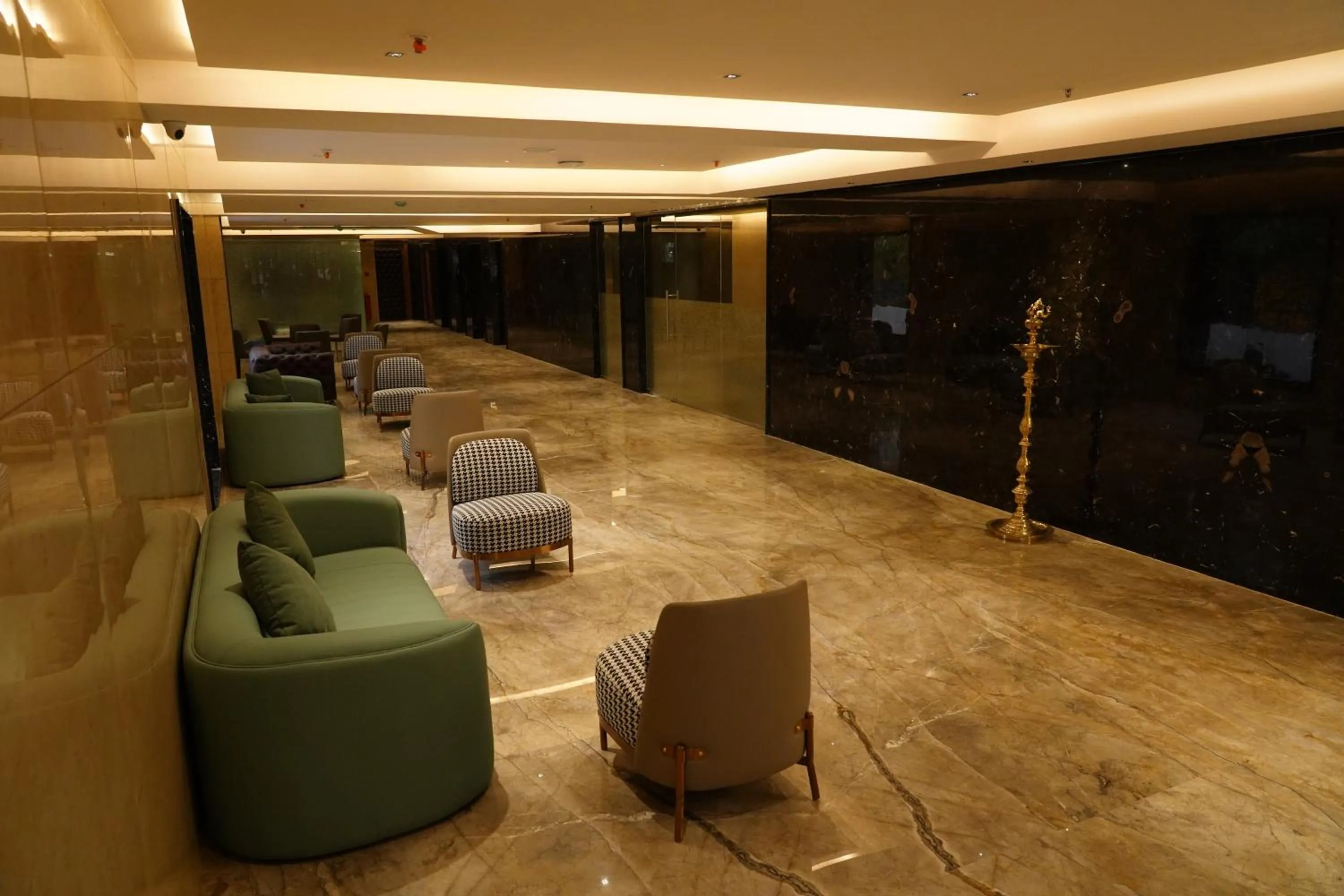 Lobby or reception in The Kings Park Grand-Near US Consulate
