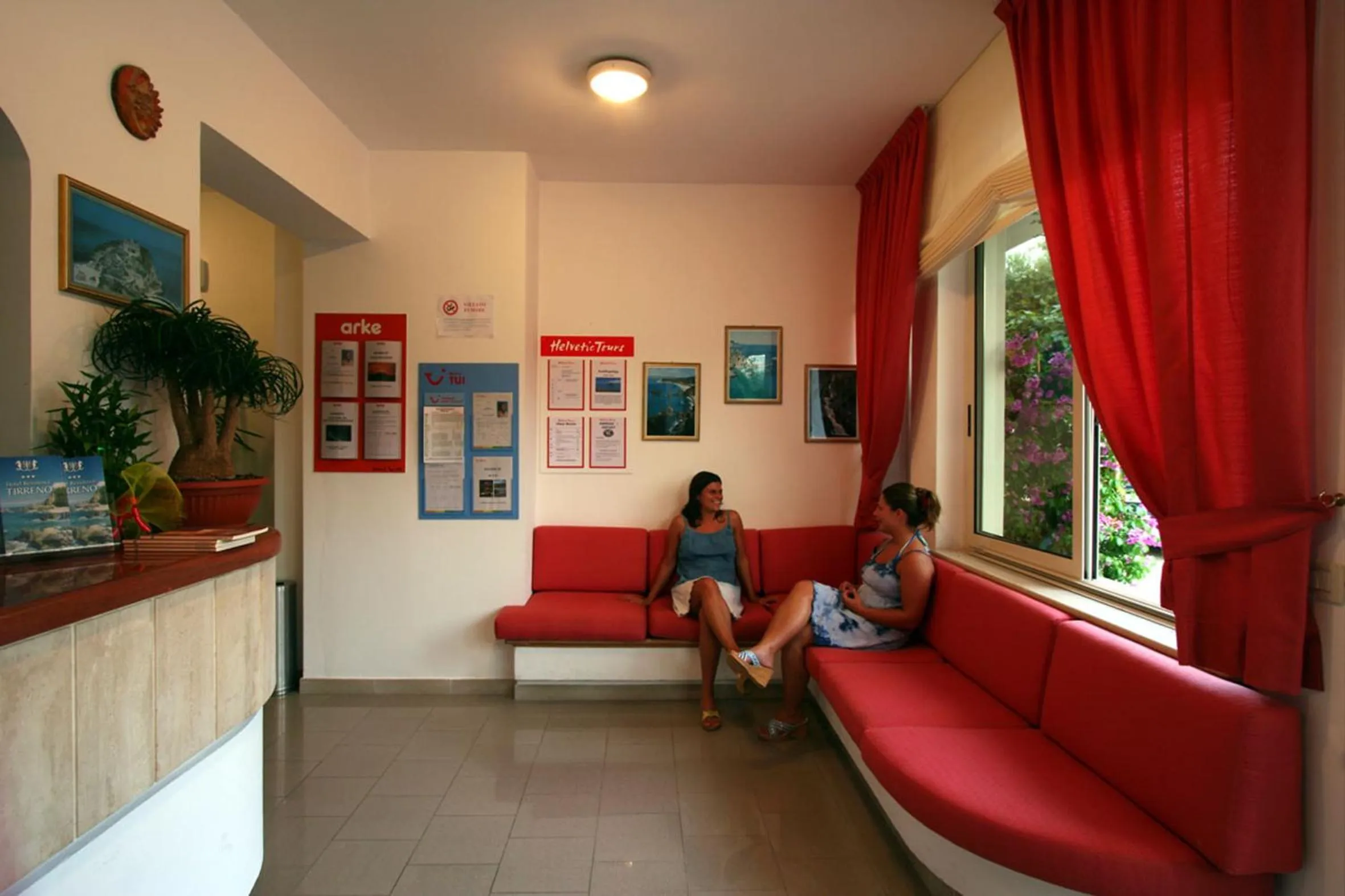 Lobby or reception in Hotel Tirreno