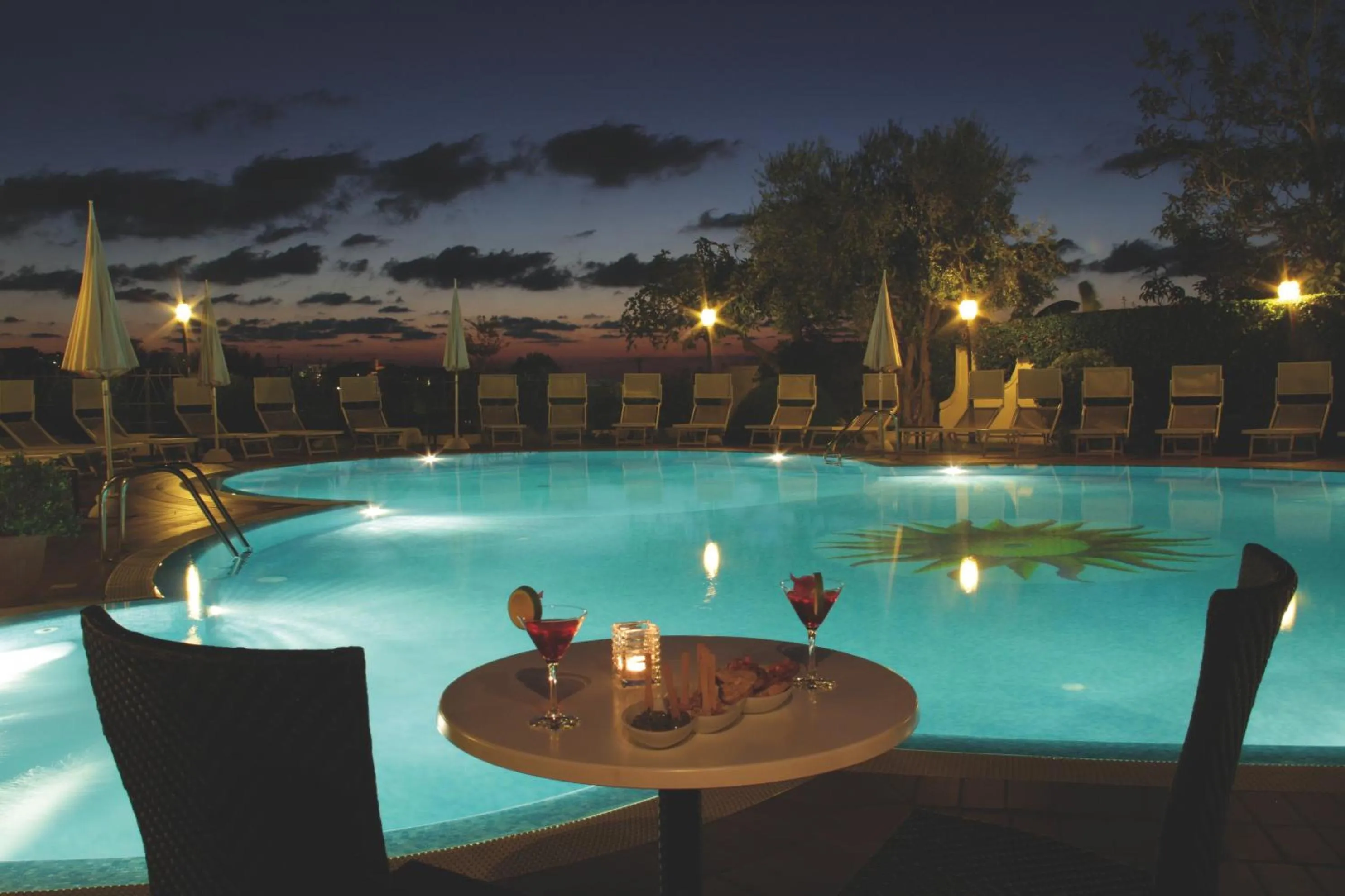 Swimming pool in Hotel Tirreno