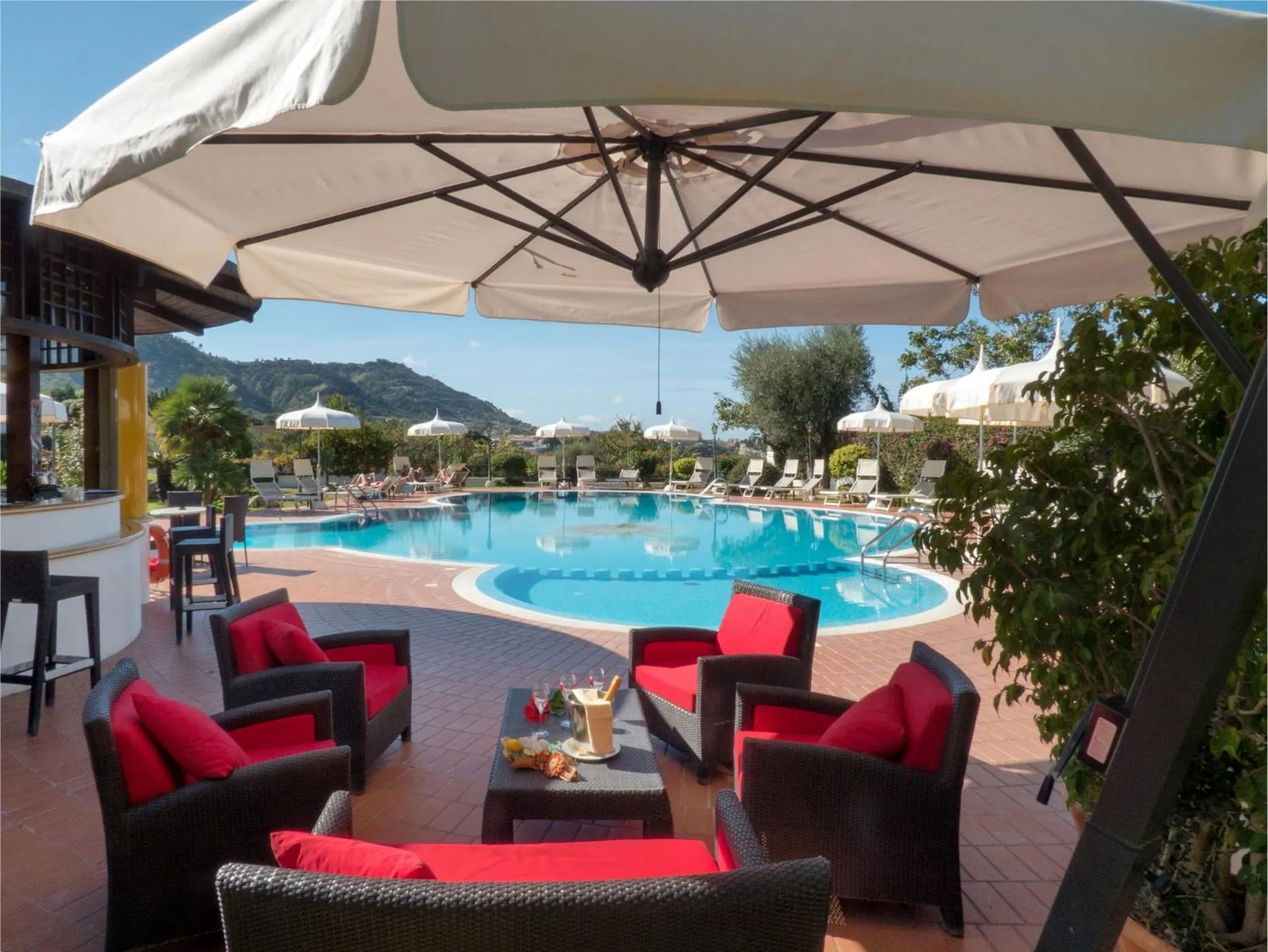 Swimming pool in Hotel Tirreno