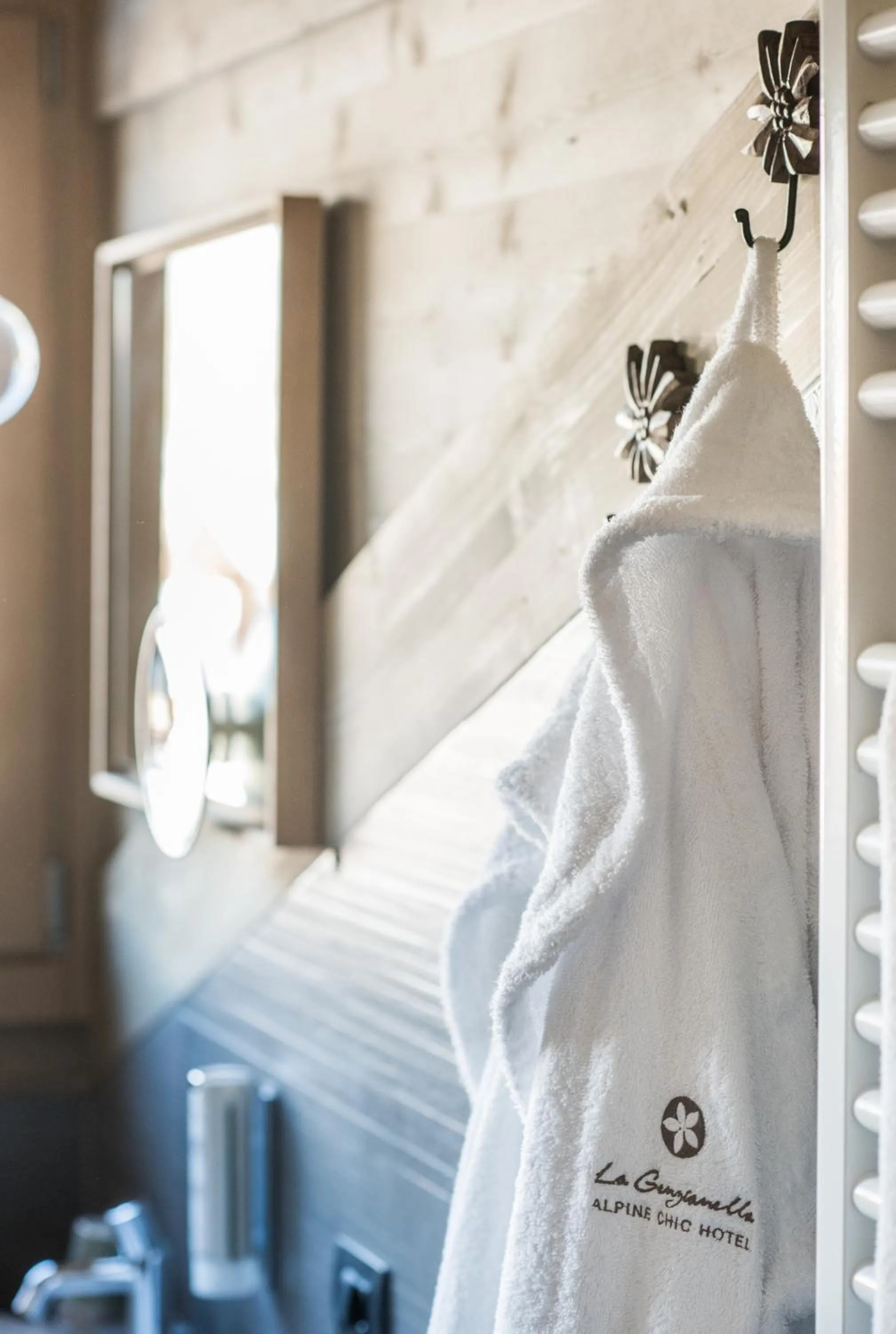 Bathroom, Bed in La Genzianella Bormio