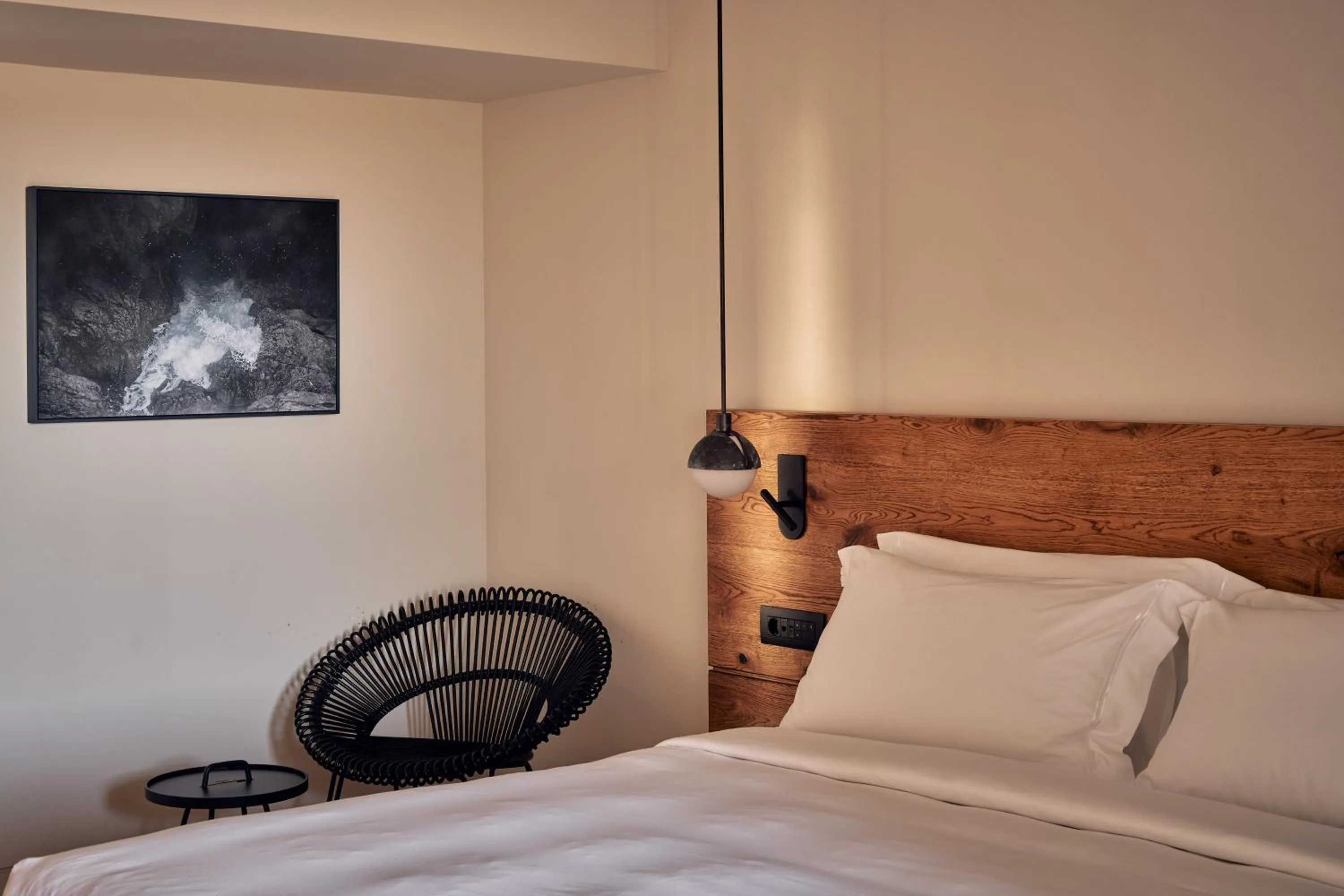 Bed in Noūs Santorini