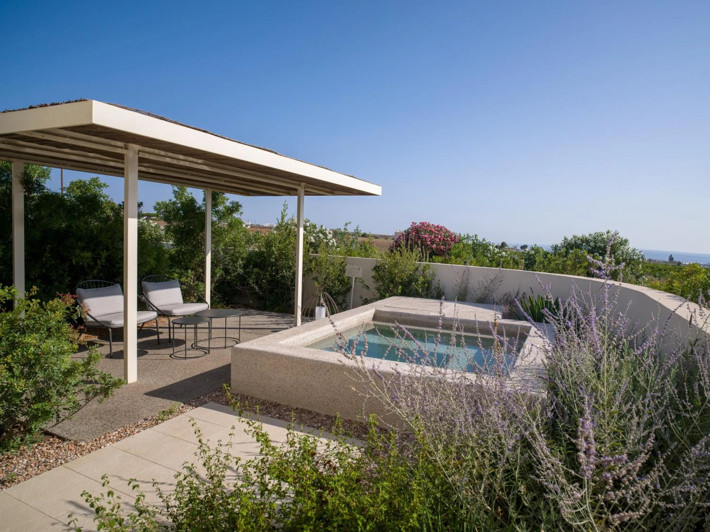 Hot Tub in Noūs Santorini