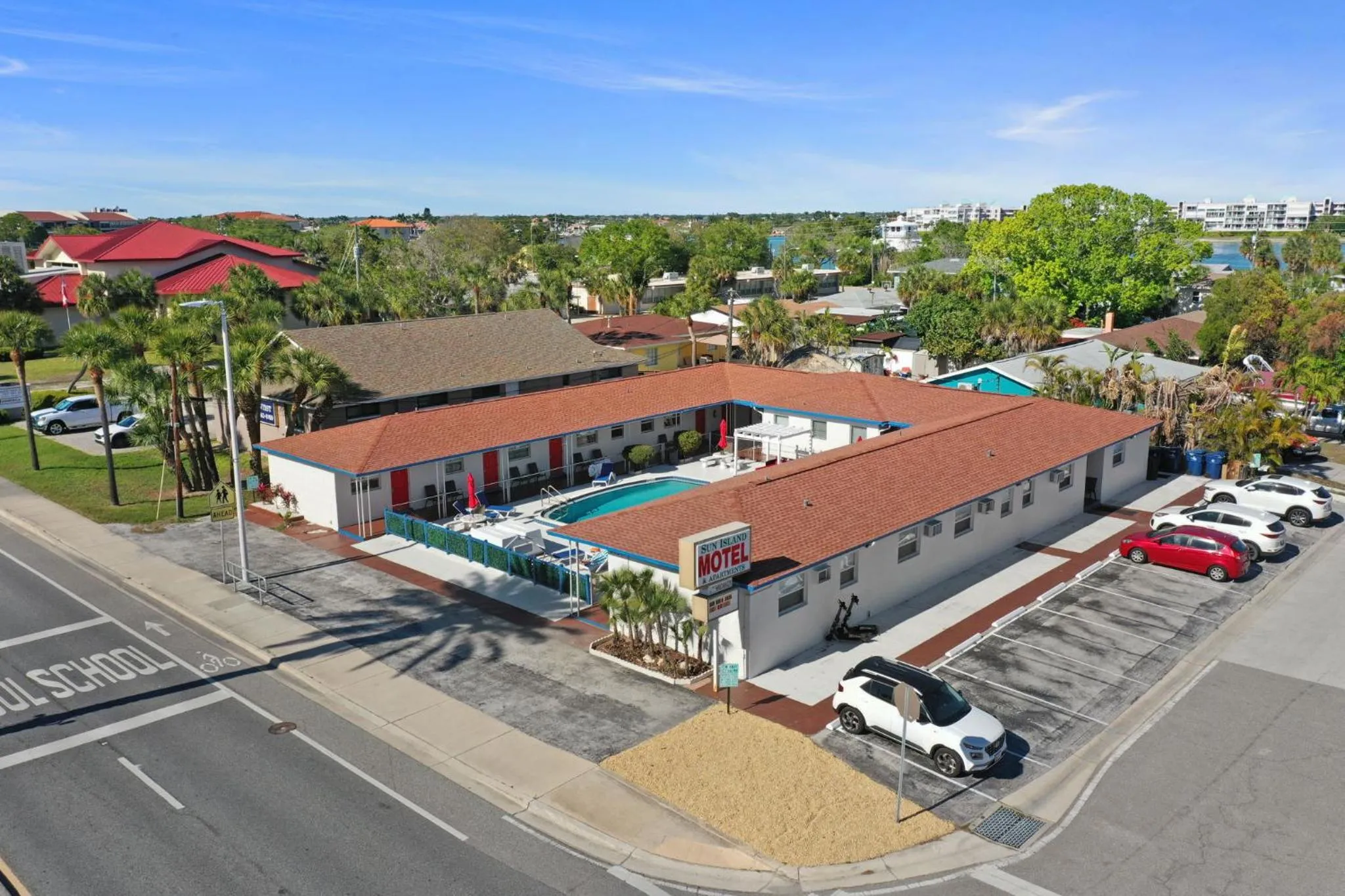 Property building in Sun Island Motel