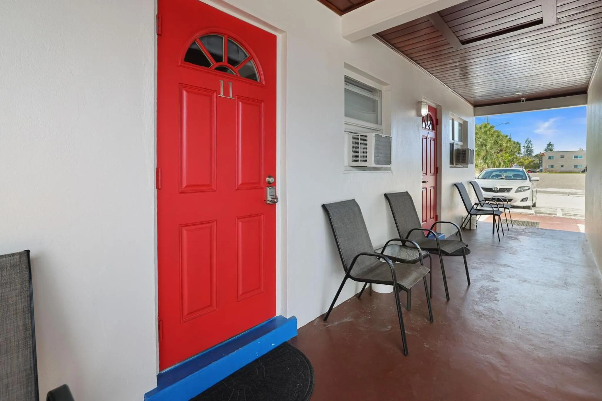 Property building in Sun Island Motel