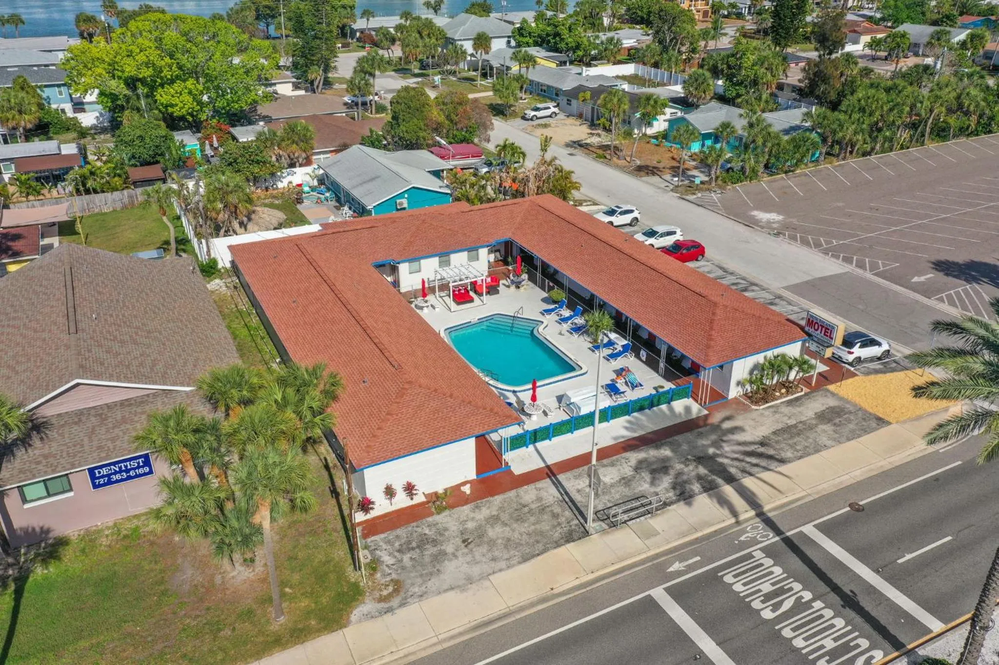 Property building in Sun Island Motel