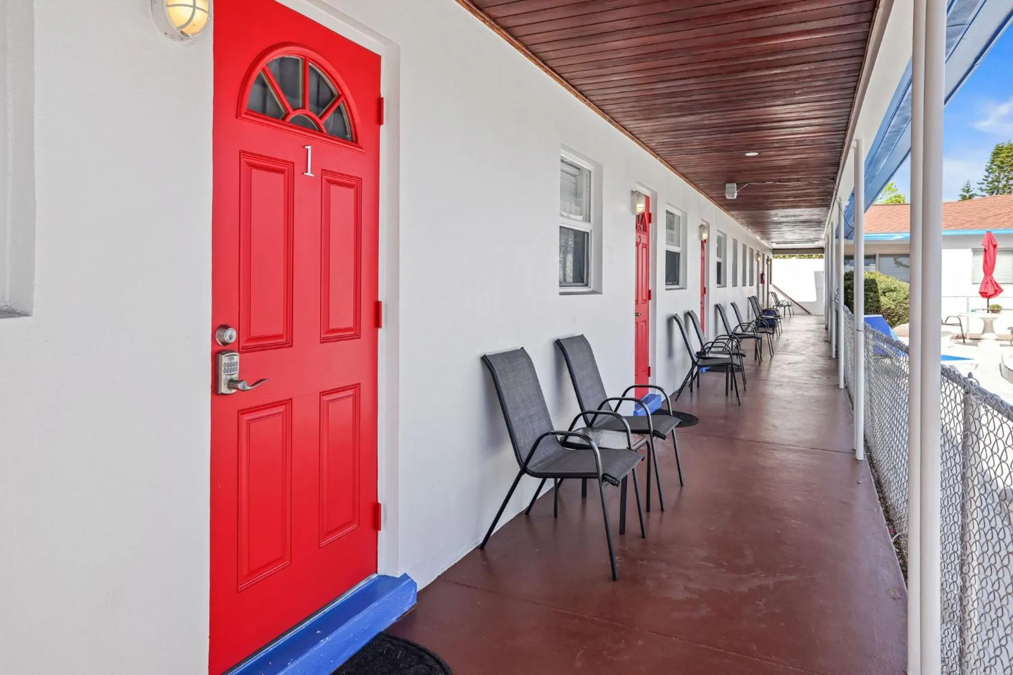 Property building in Sun Island Motel