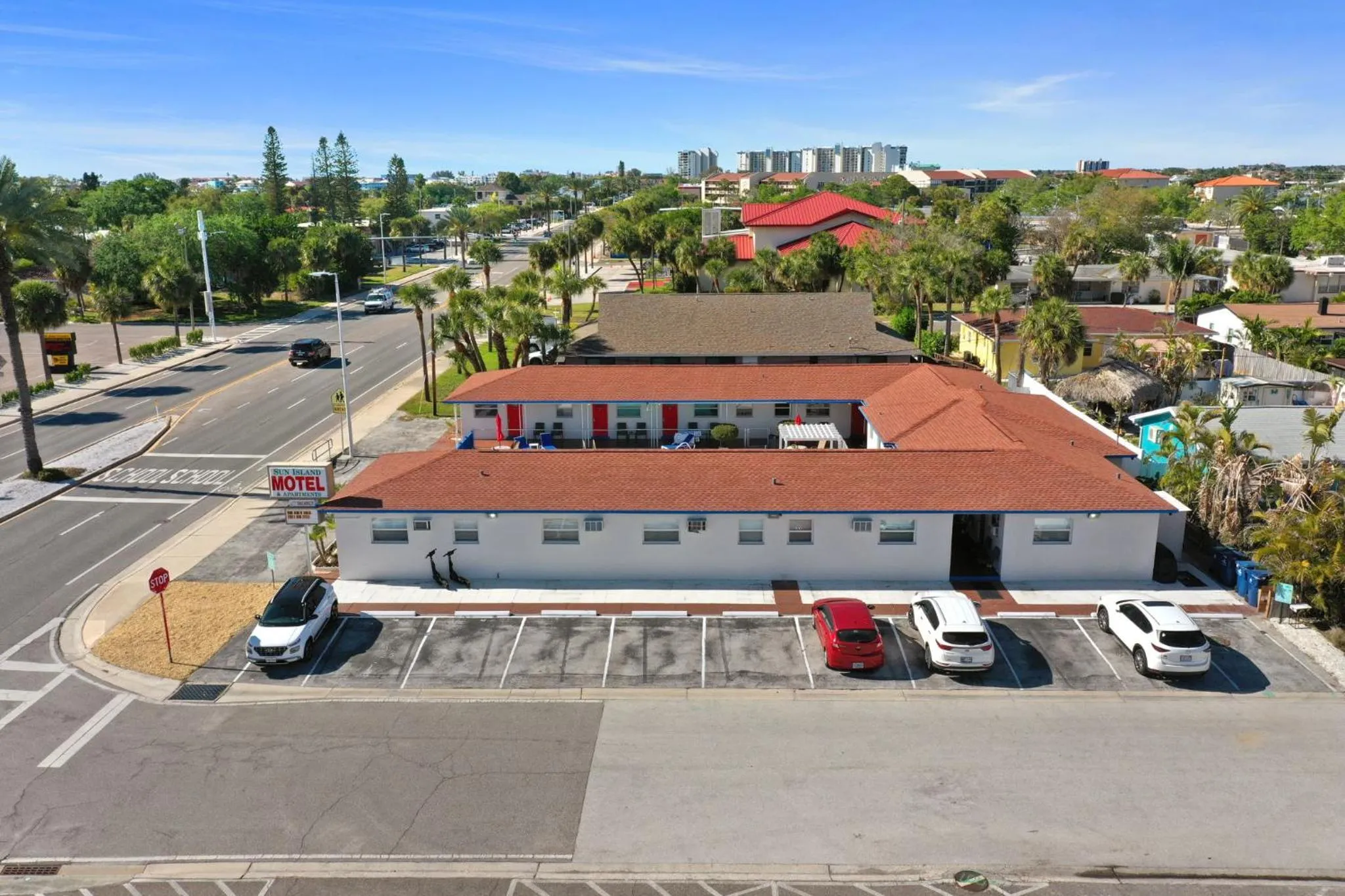 Property building in Sun Island Motel