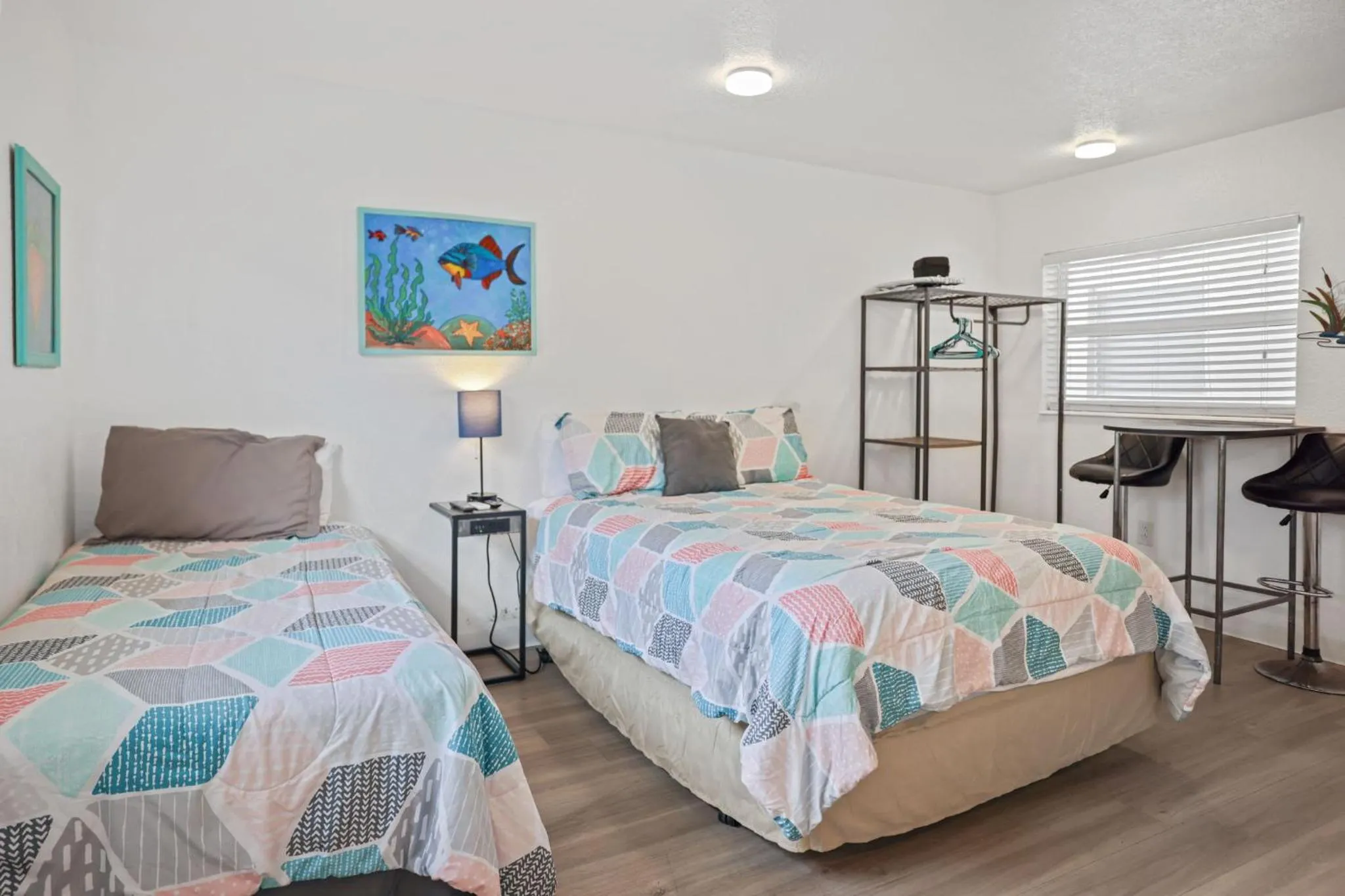 Bedroom in Sun Island Motel