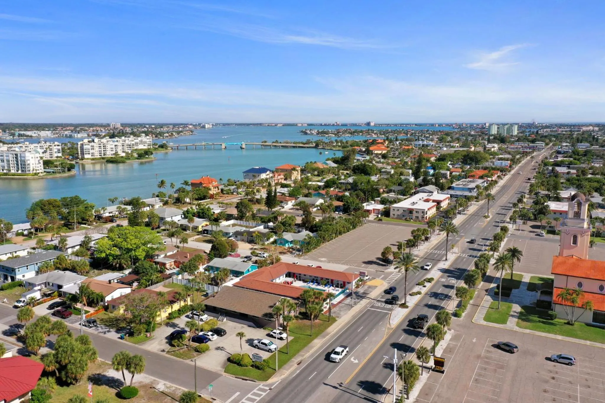 Property building in Sun Island Motel