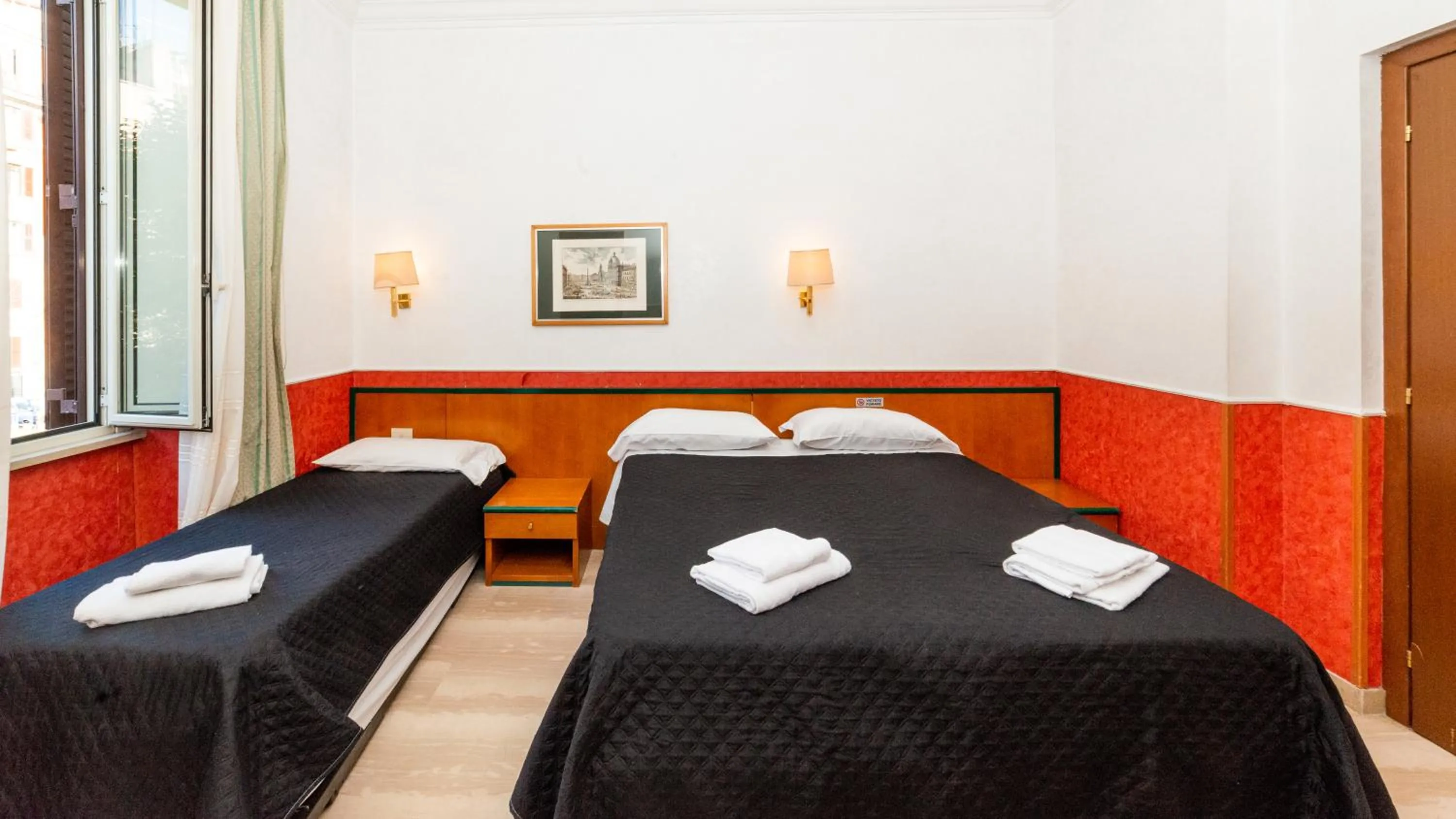 Bedroom, Bed in Hotel Center 2