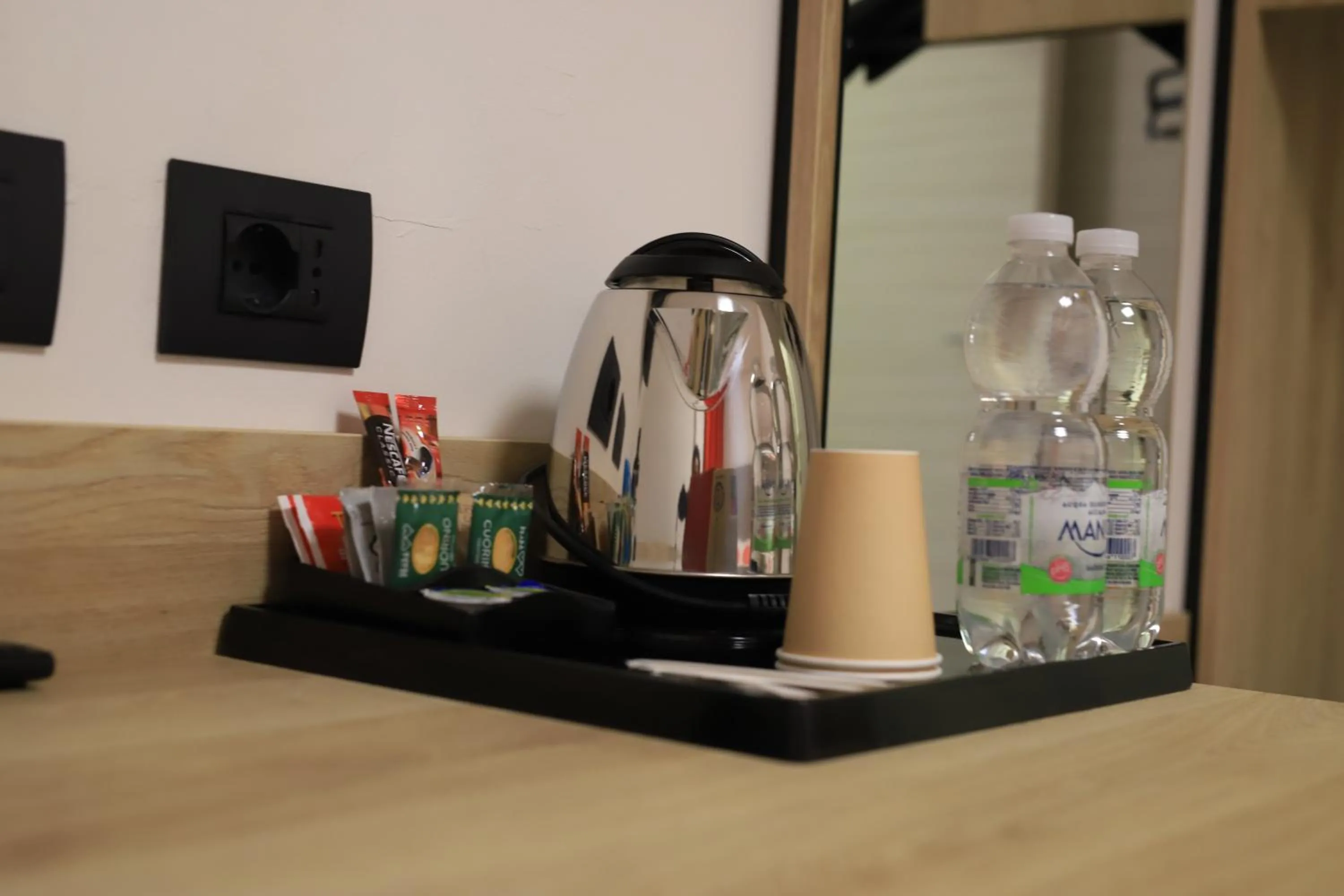Coffee/tea facilities in Tiby Hotel