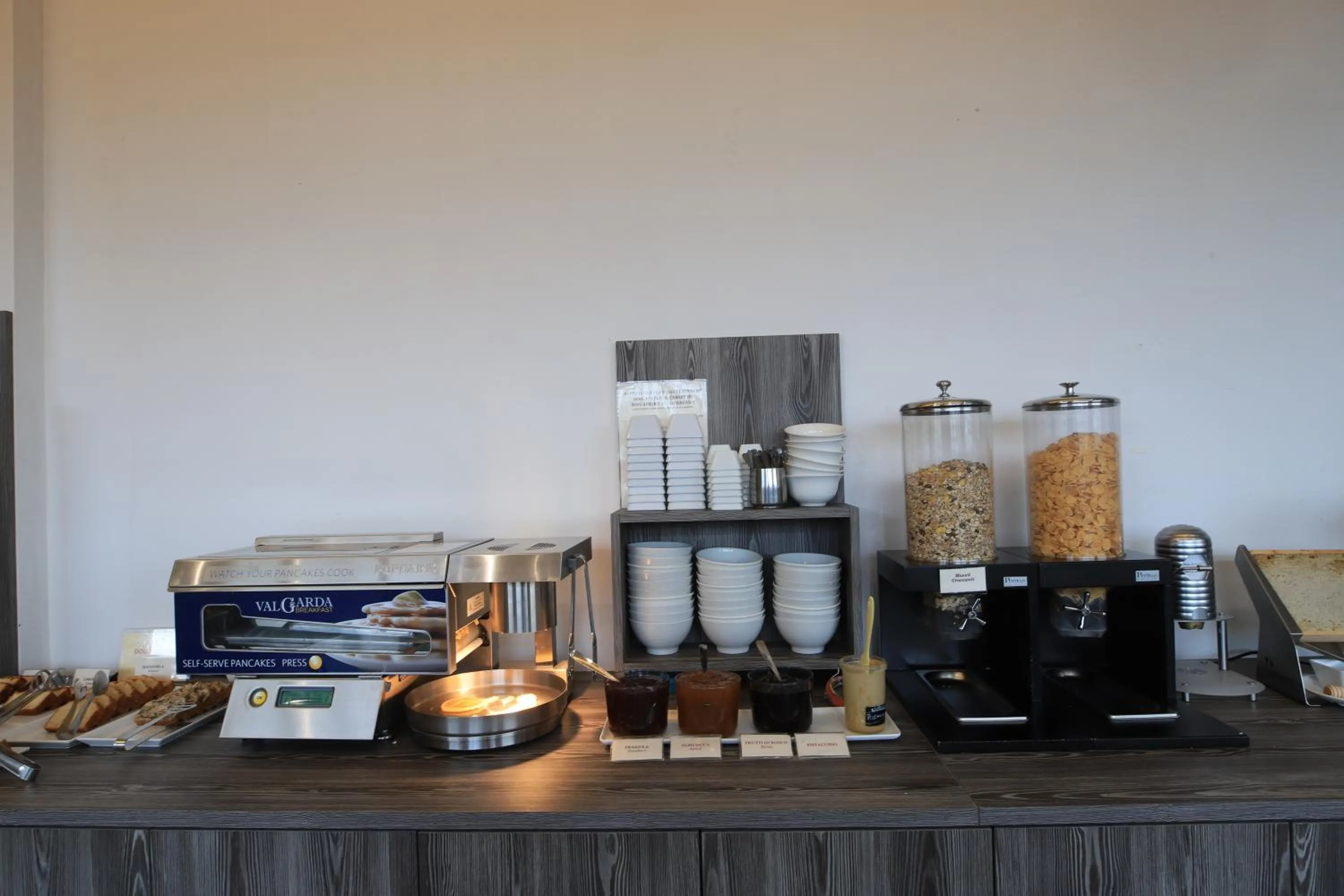 Food and drinks in Tiby Hotel