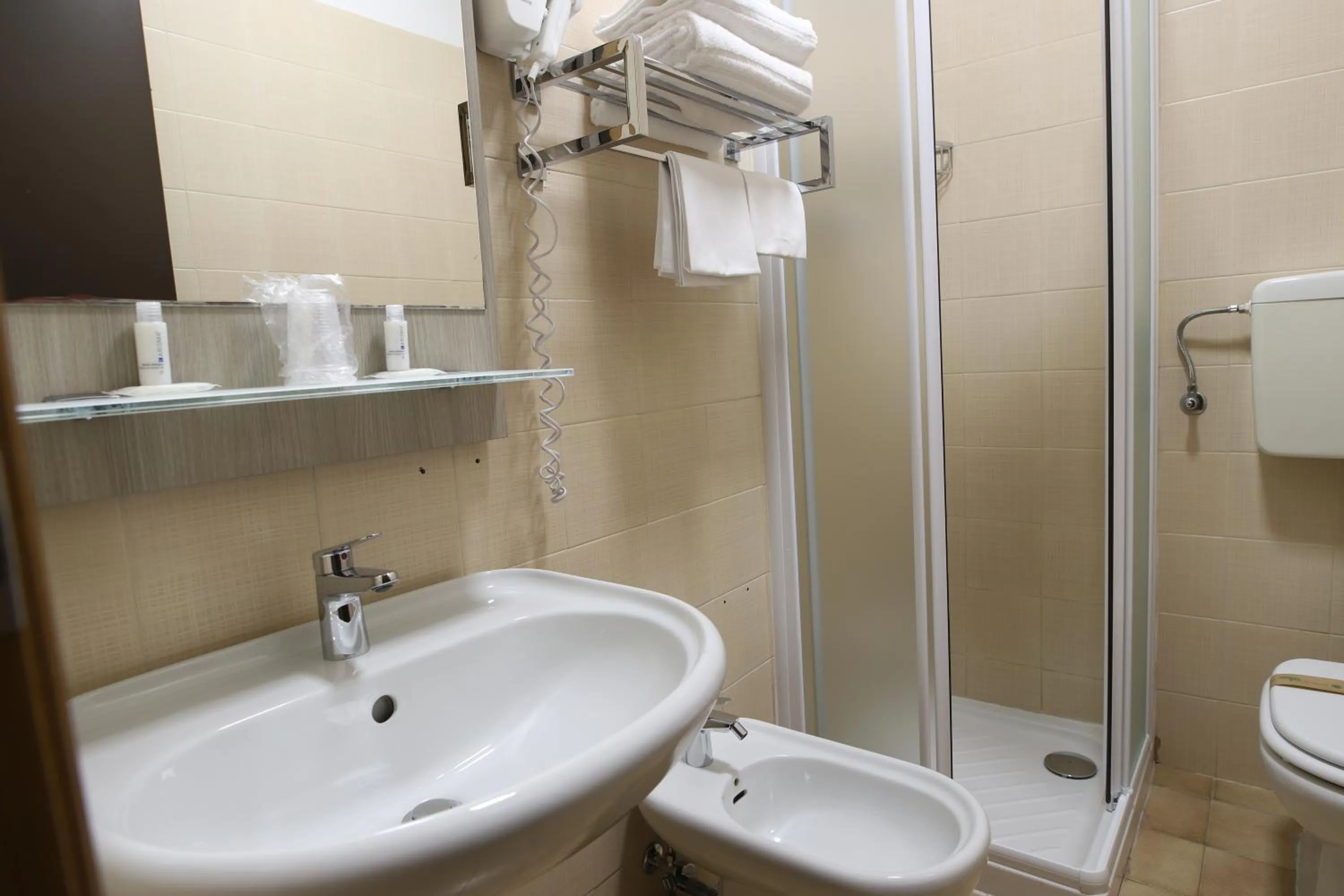 Bathroom in Tiby Hotel