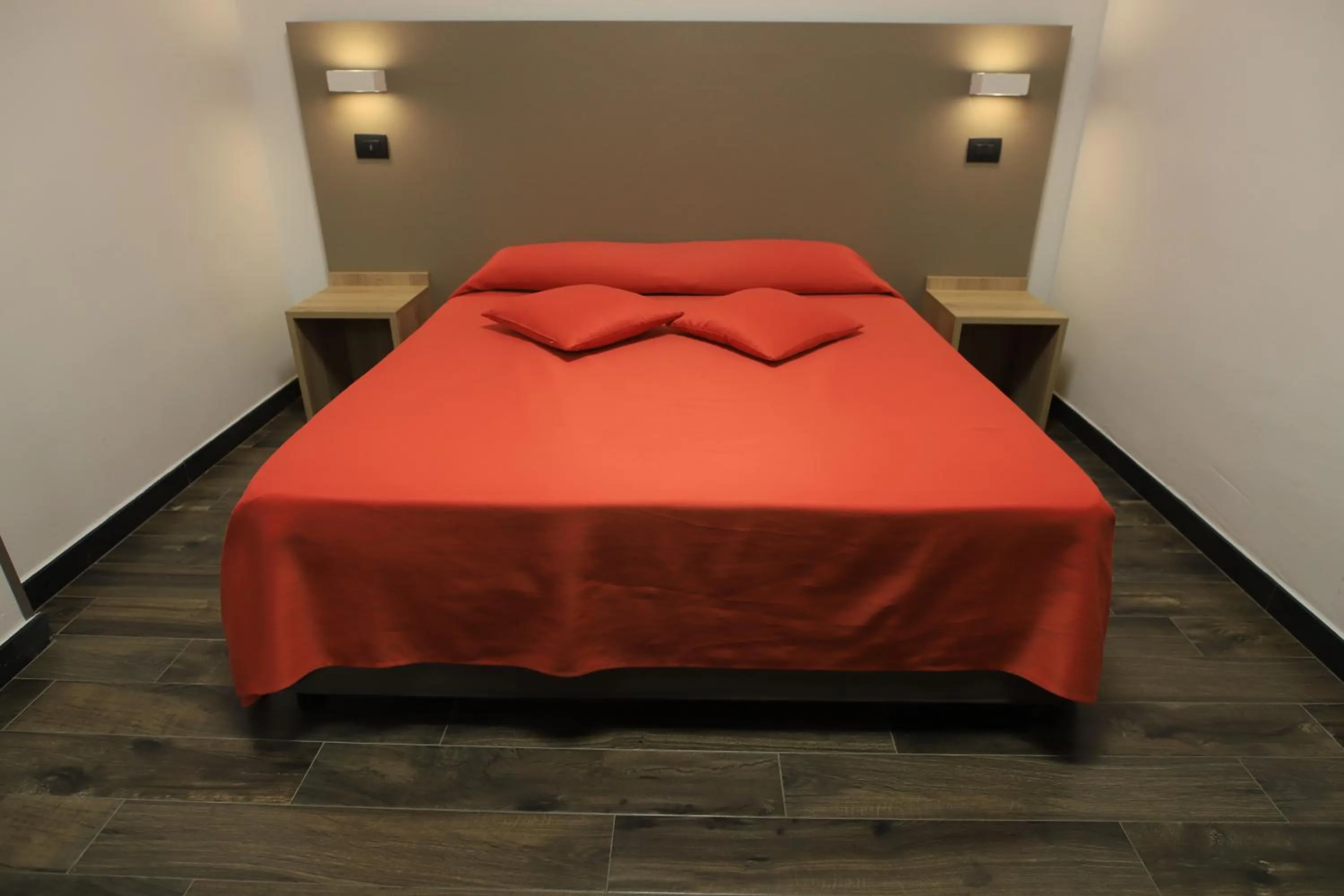 Bedroom, Bed in Tiby Hotel