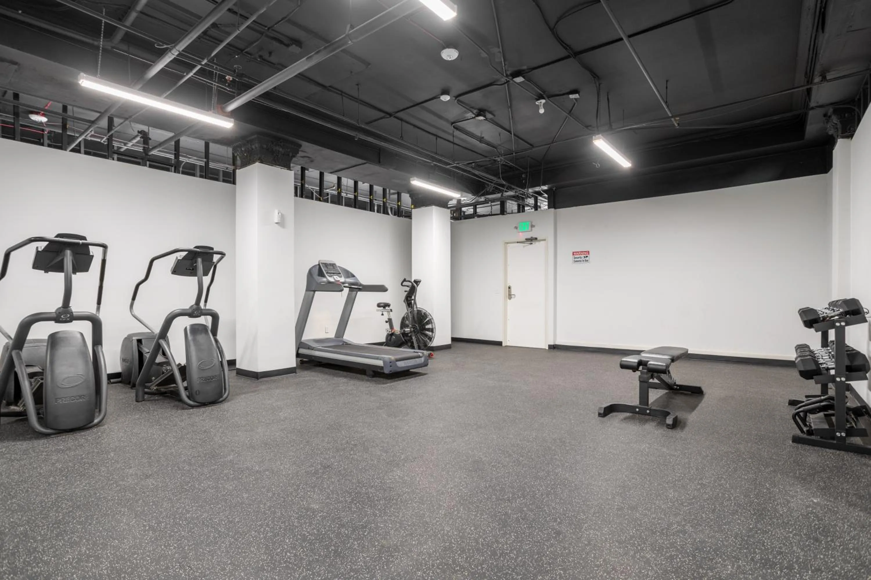 Fitness centre/facilities in Reside Seattle Downtown, a Wyndham Residence