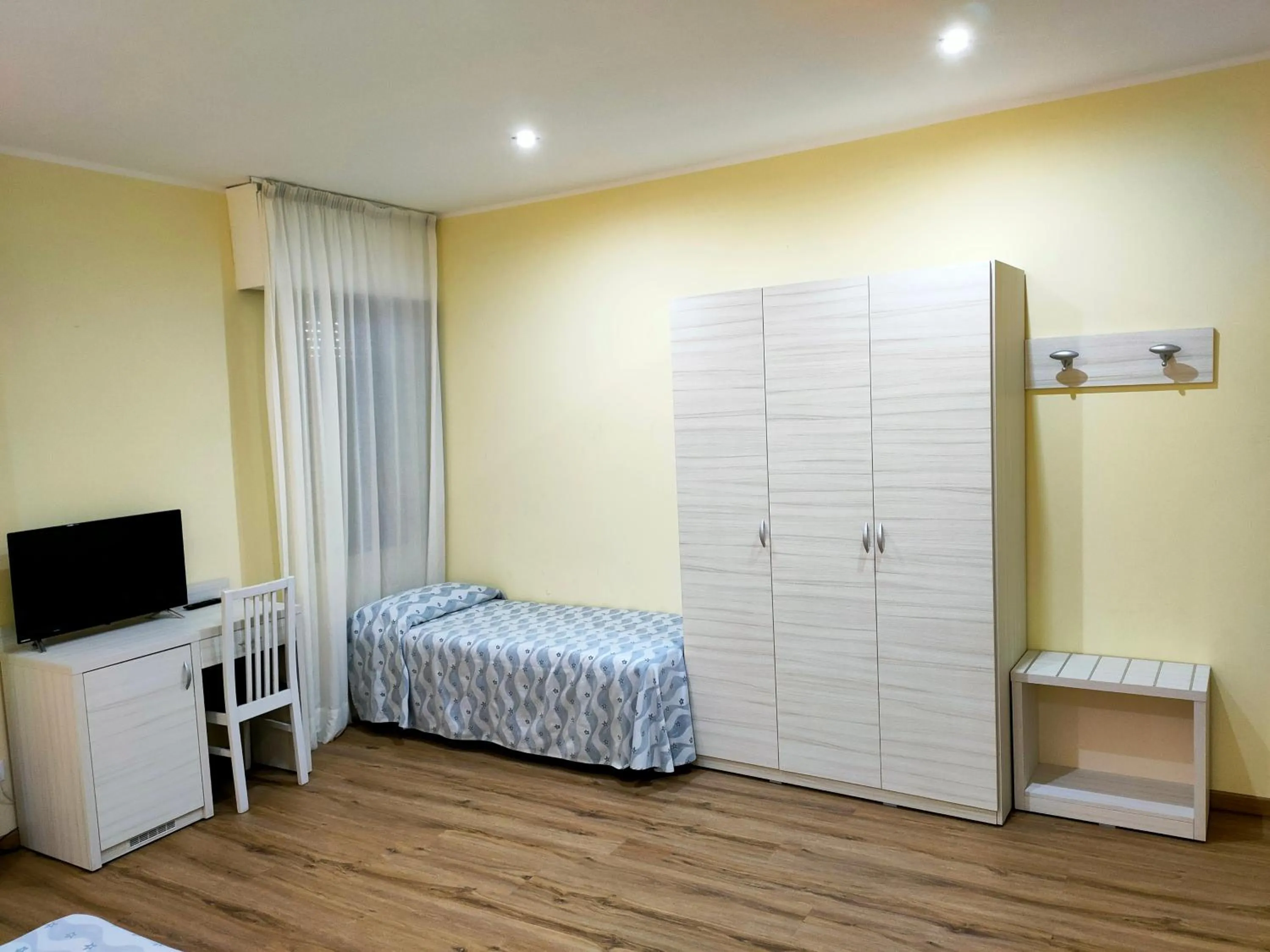 Photo of the whole room, Bed in Park Hotel