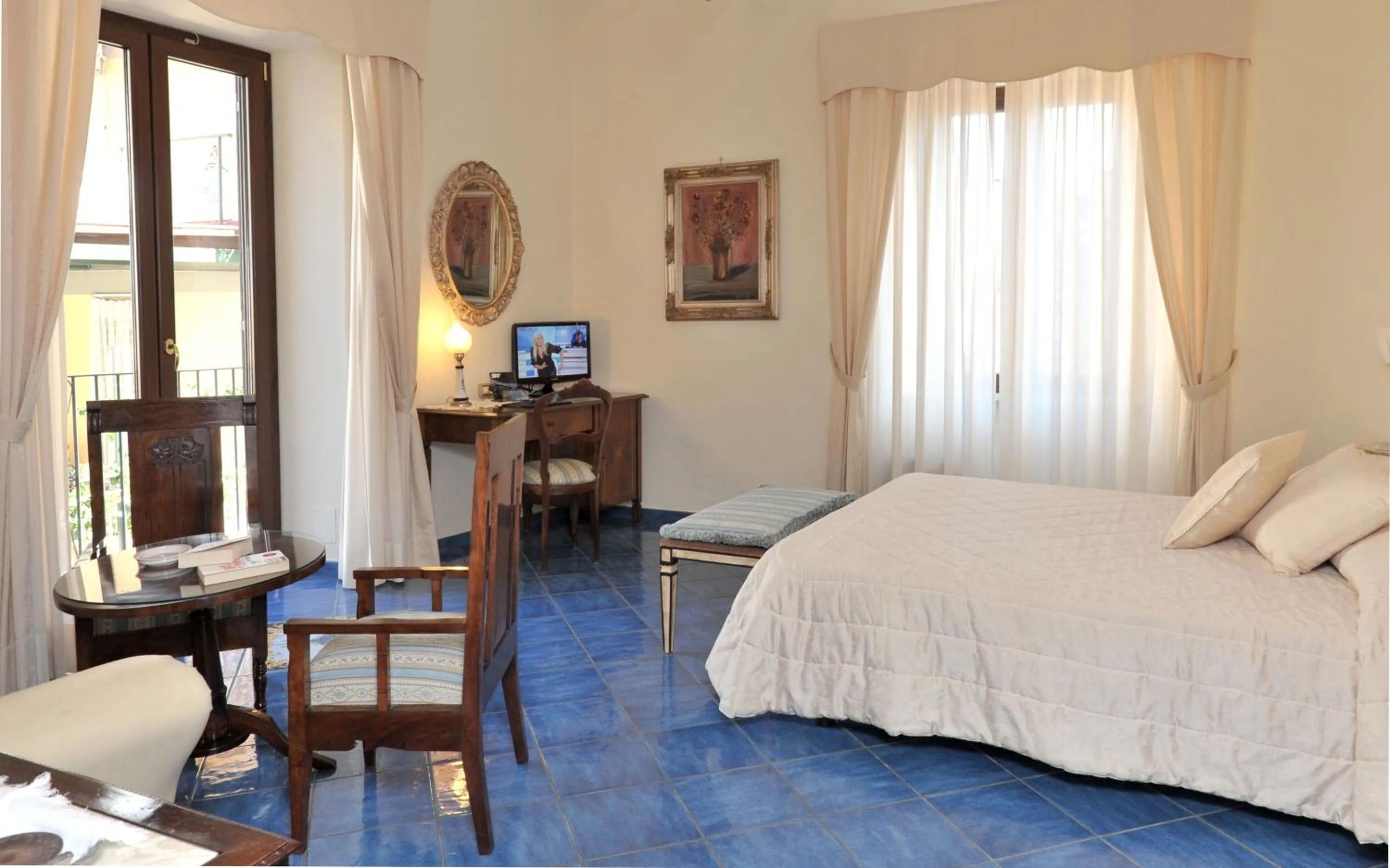 Photo of the whole room, Bed in Hotel Santa Lucia