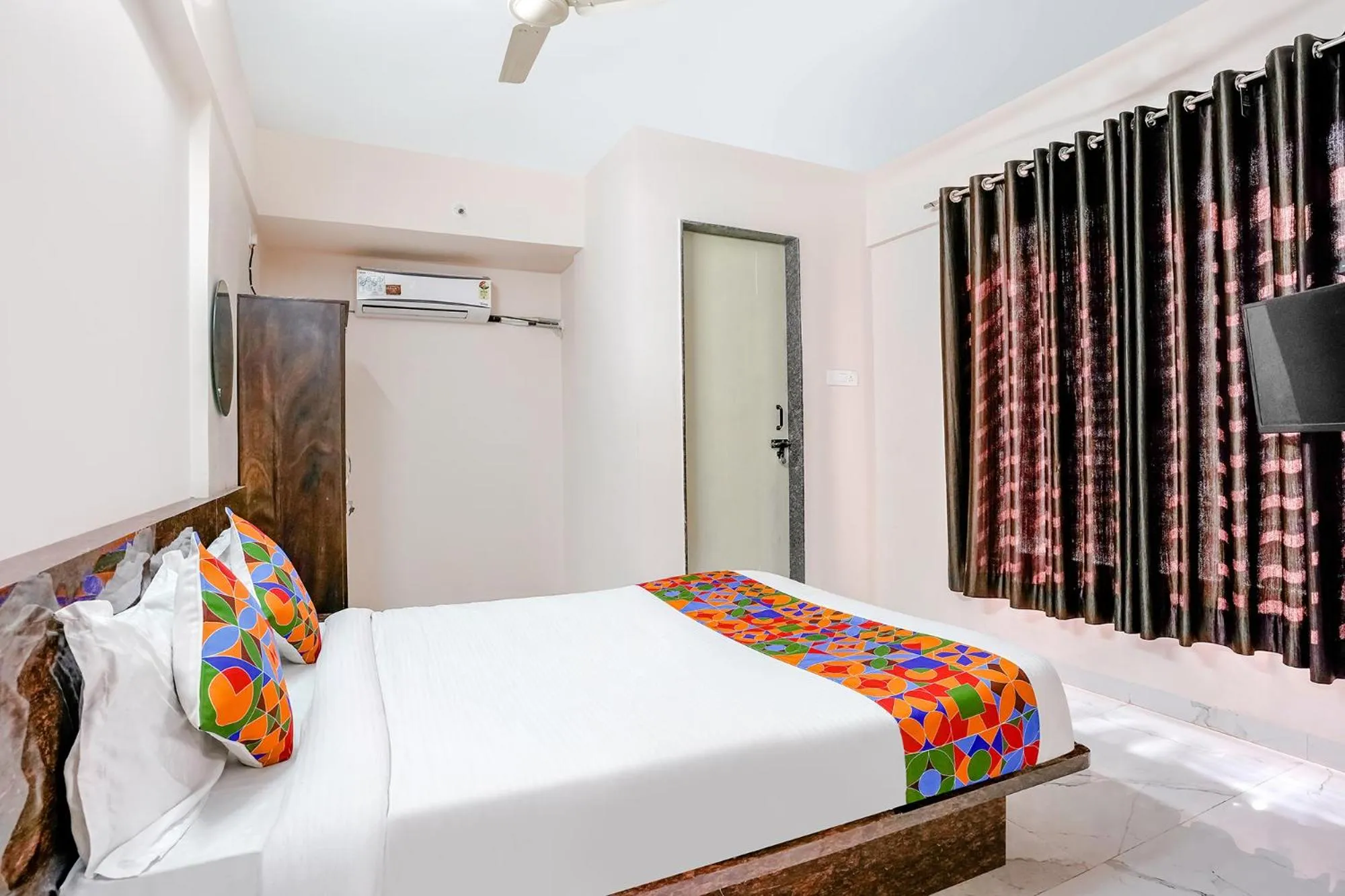 TV and multimedia, Bed in FabHotel Wakad Villa - Nr Amar Business Zone
