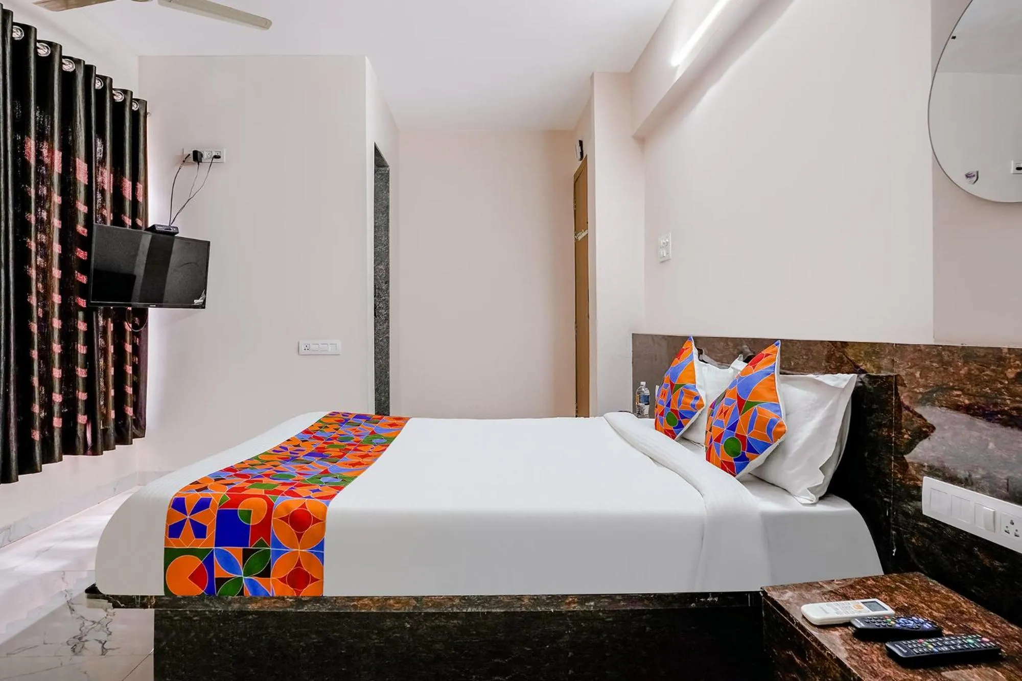 Communal lounge/ TV room, Bed in FabHotel Wakad Villa - Nr Amar Business Zone