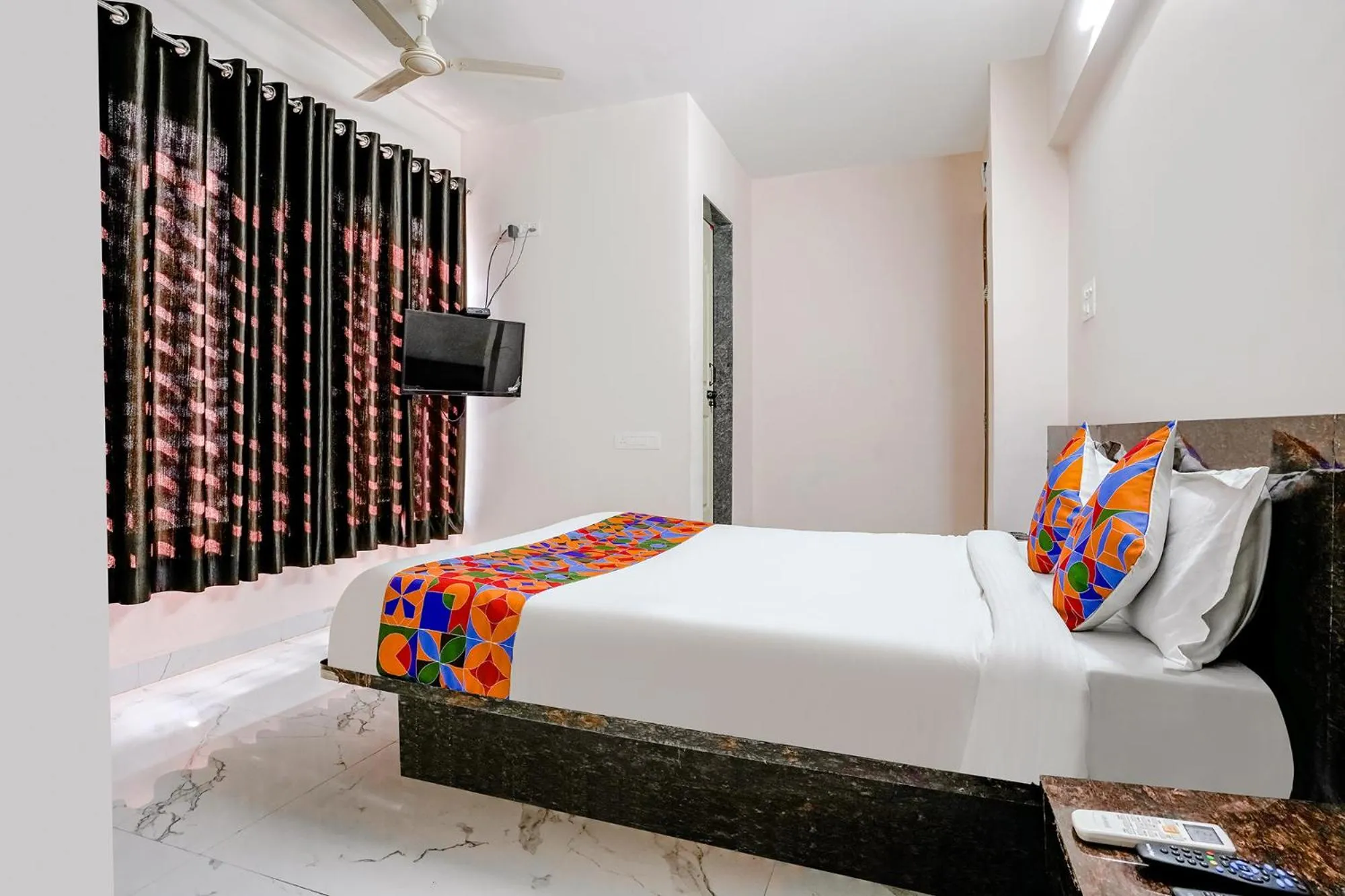Communal lounge/ TV room, Bed in FabHotel Wakad Villa - Nr Amar Business Zone