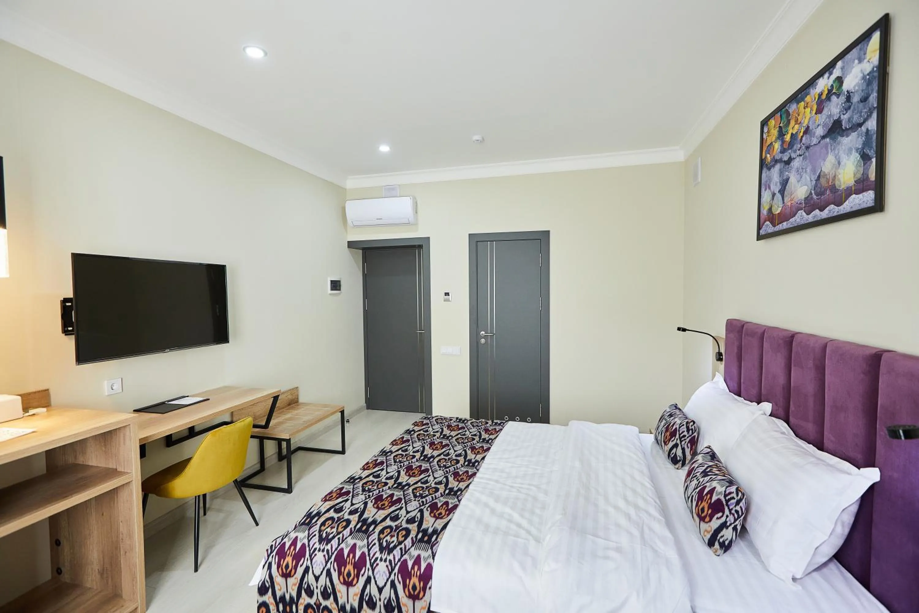 TV and multimedia, Bed in OLD TASHKENT Hotel & Spa