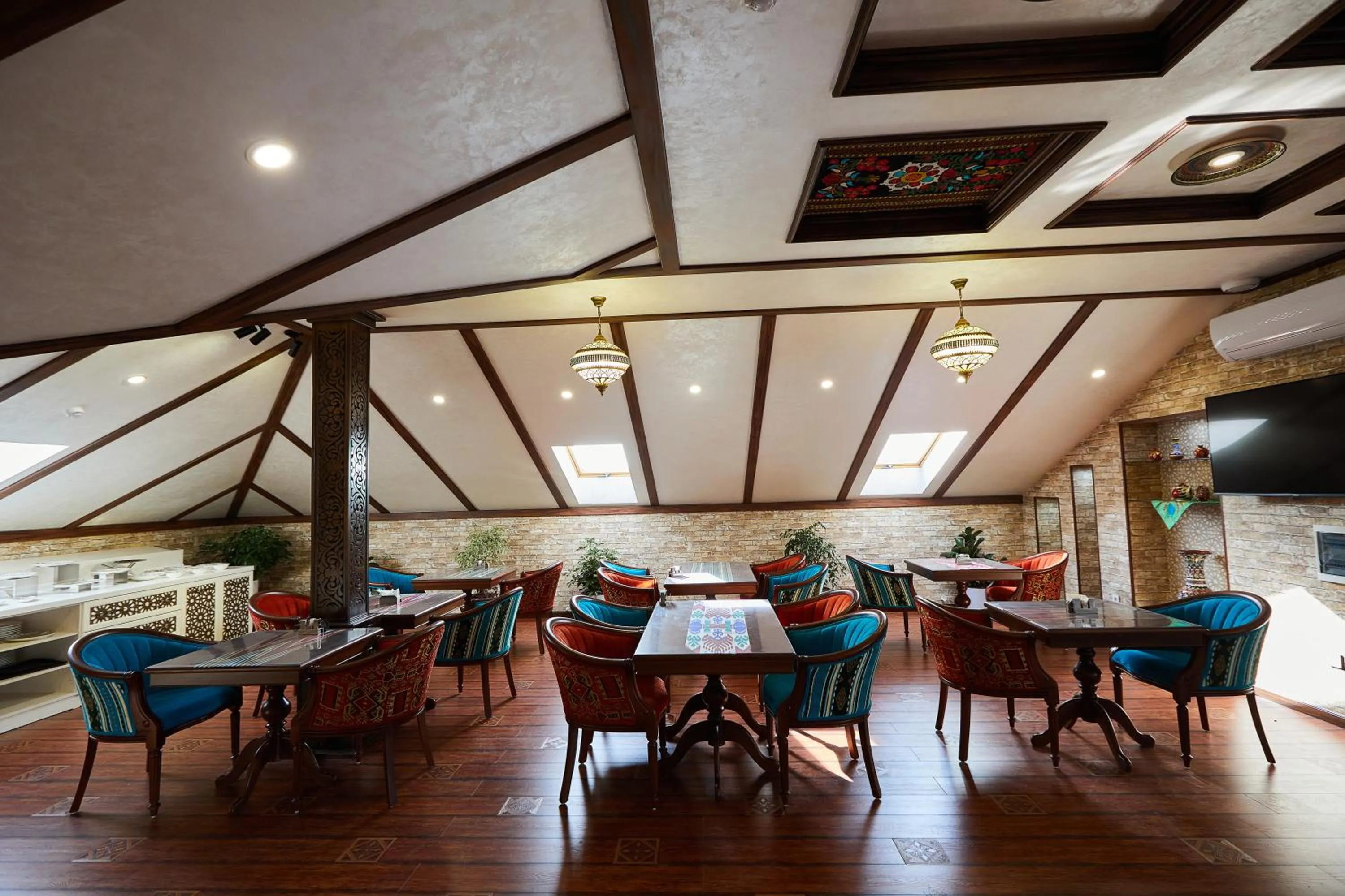 Restaurant/places to eat in OLD TASHKENT Hotel & Spa