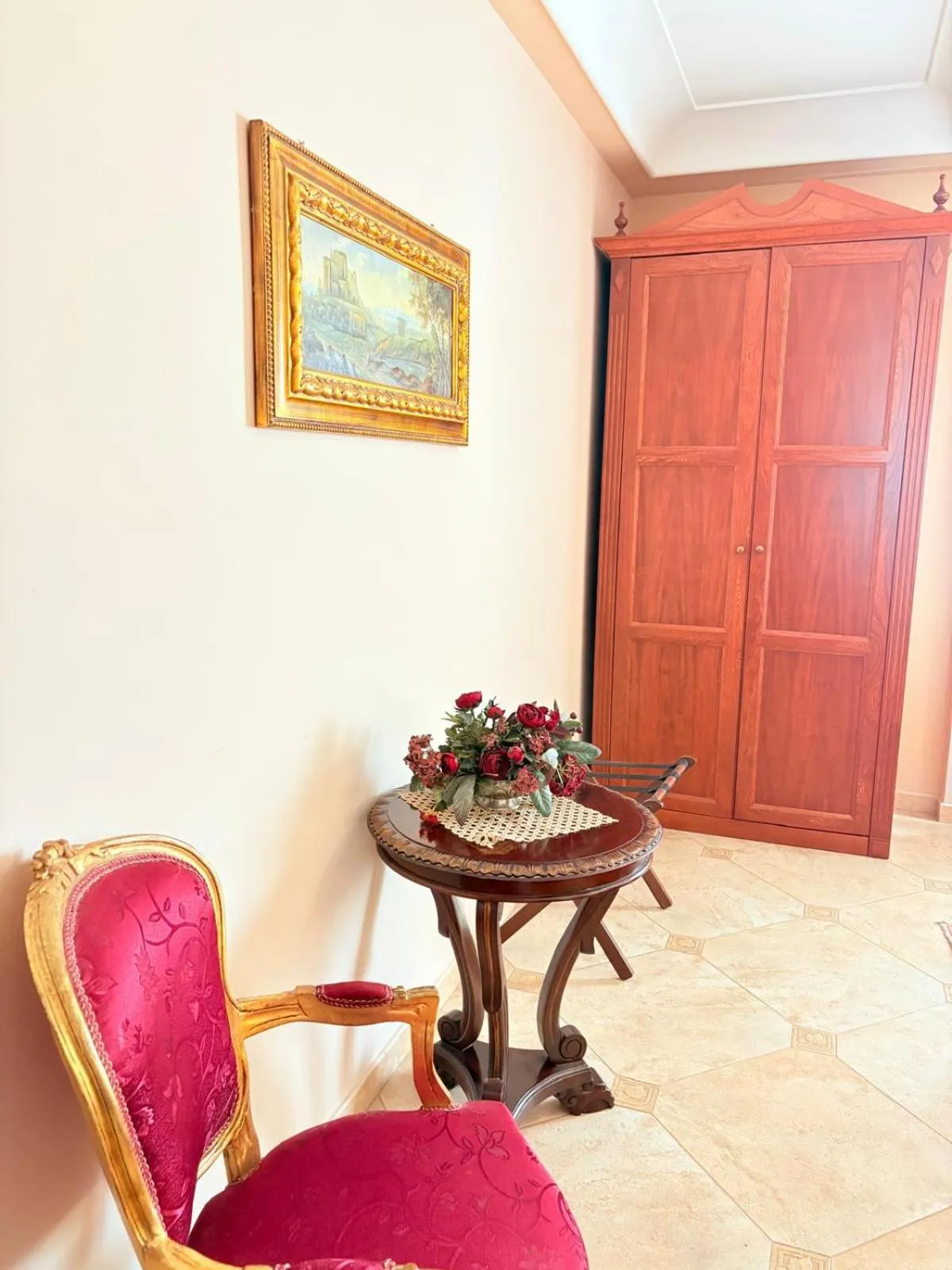 Decorative detail in D'Angelo Palace Hotel