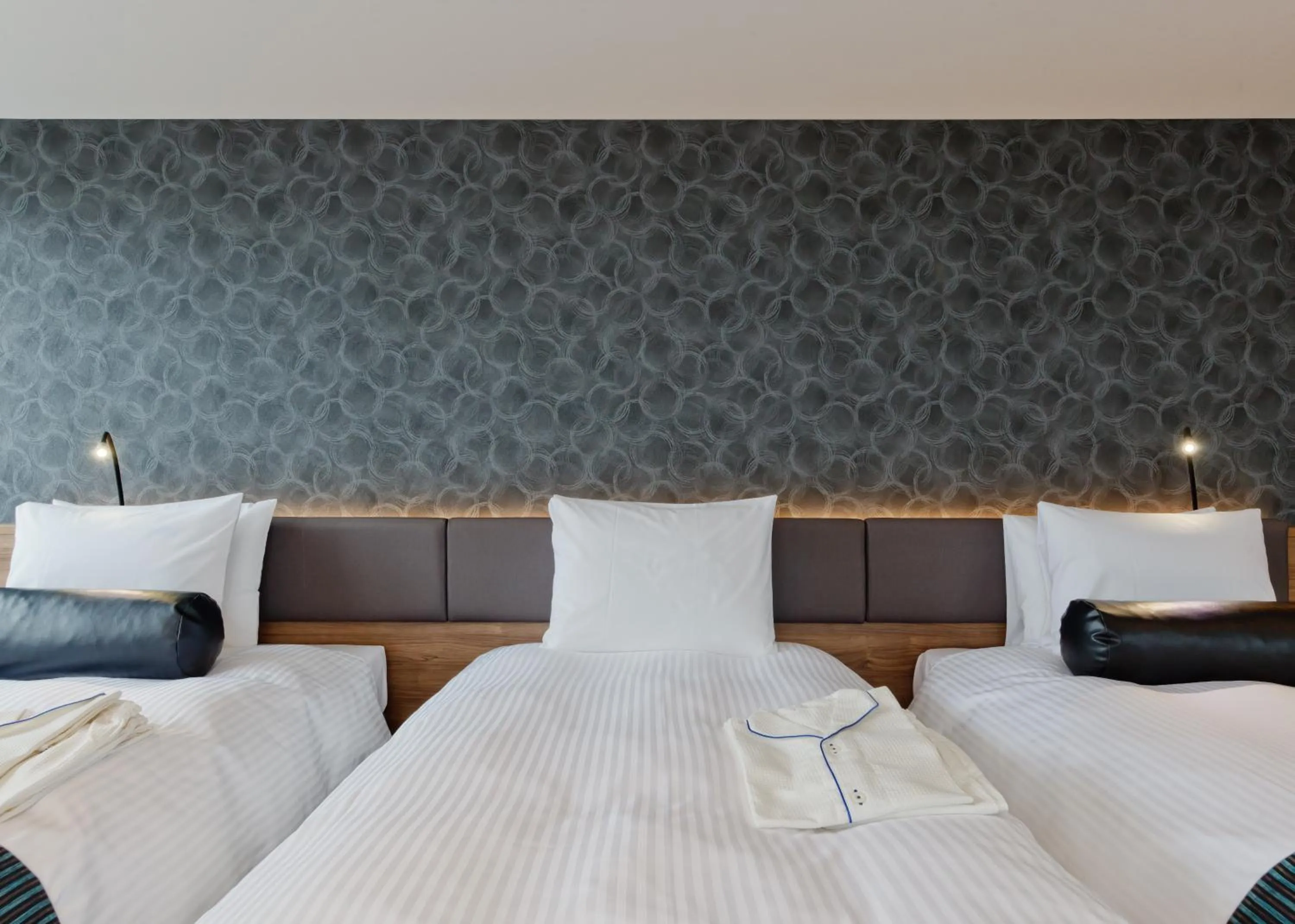 Bed in KEIKYU EX INN HANEDA 3 minutes walk from A2 Exit of Tenkubashi Station